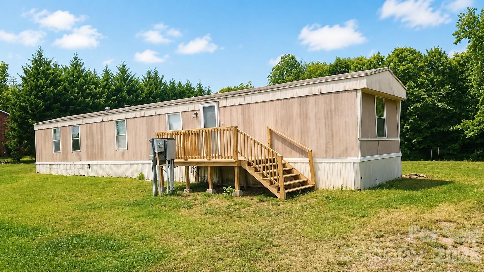 6503 Highway 97 Road Property Photo 2