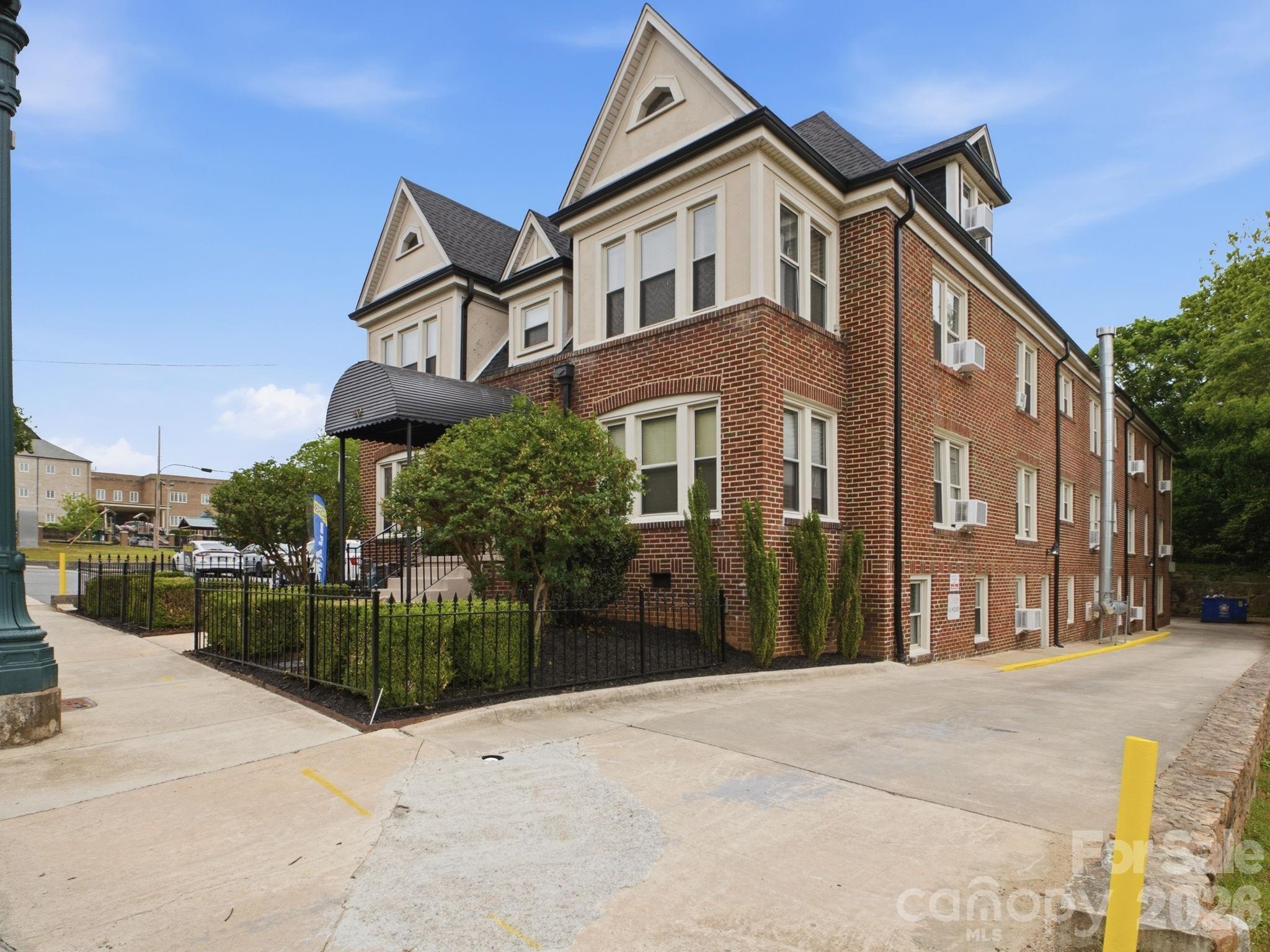 49 Corban Avenue Property Photo 3