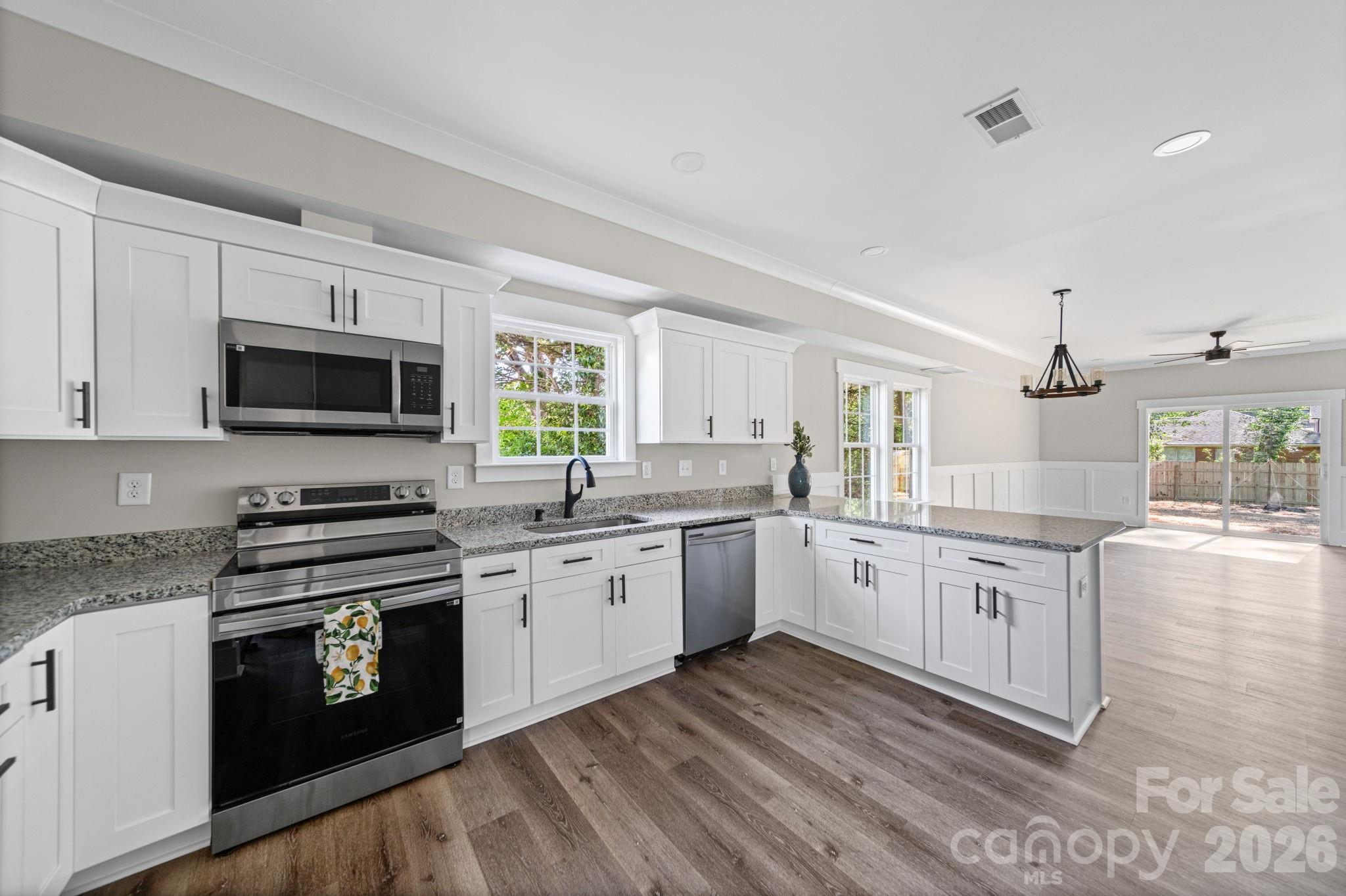 2406 Newland Road Property Photo 8