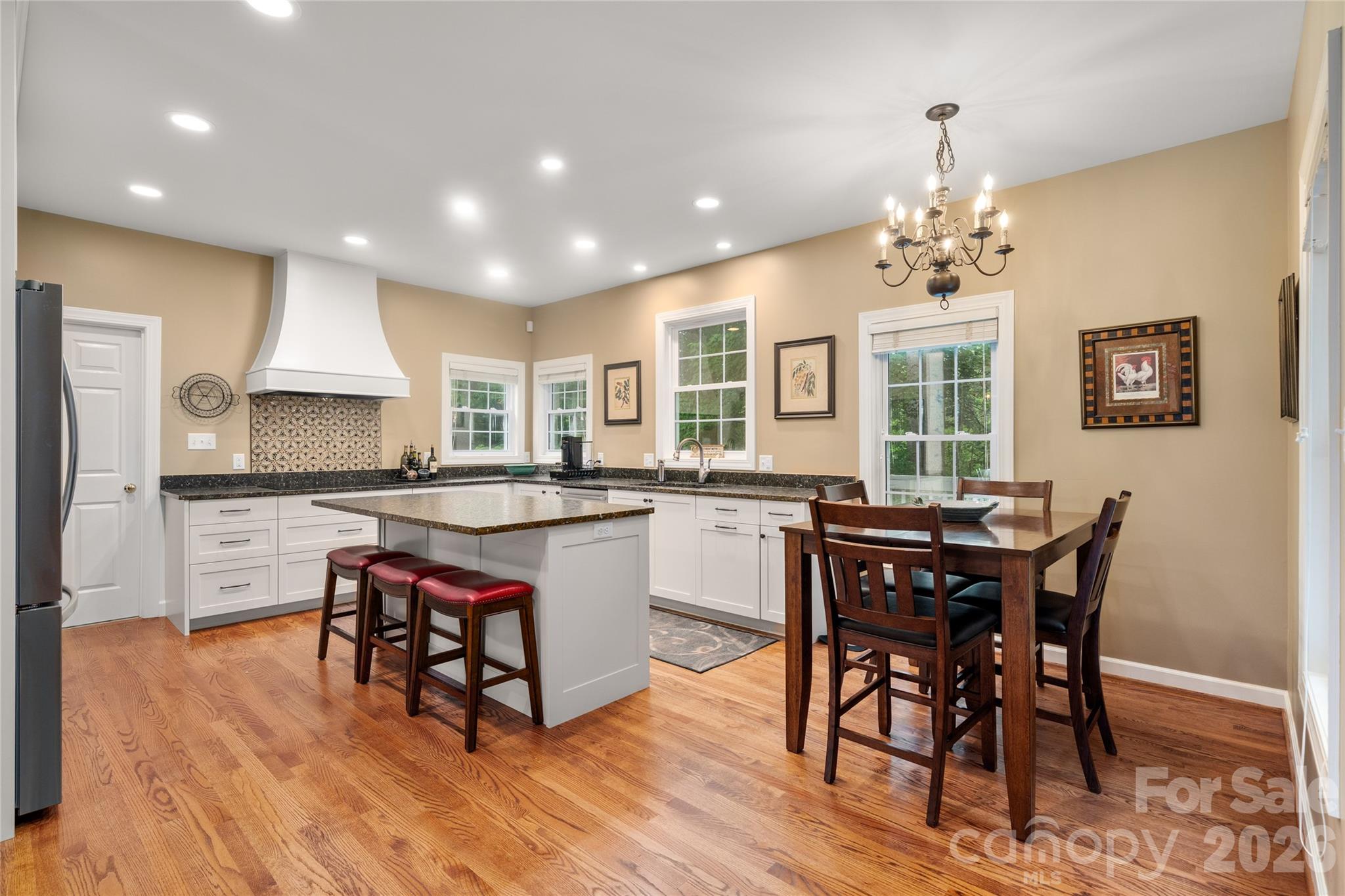 100 Welwyn Lane Property Photo 15