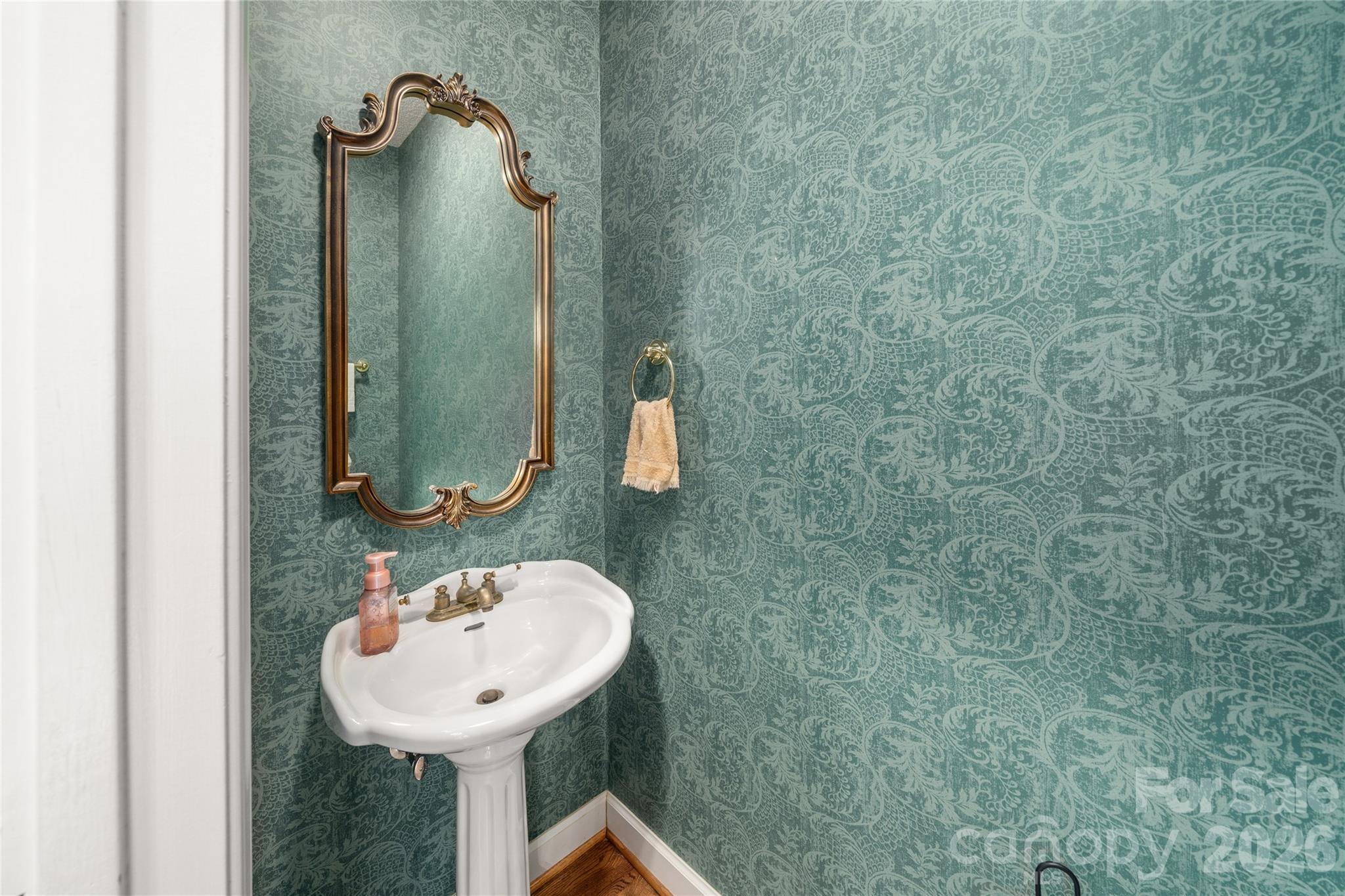 100 Welwyn Lane Property Photo 18