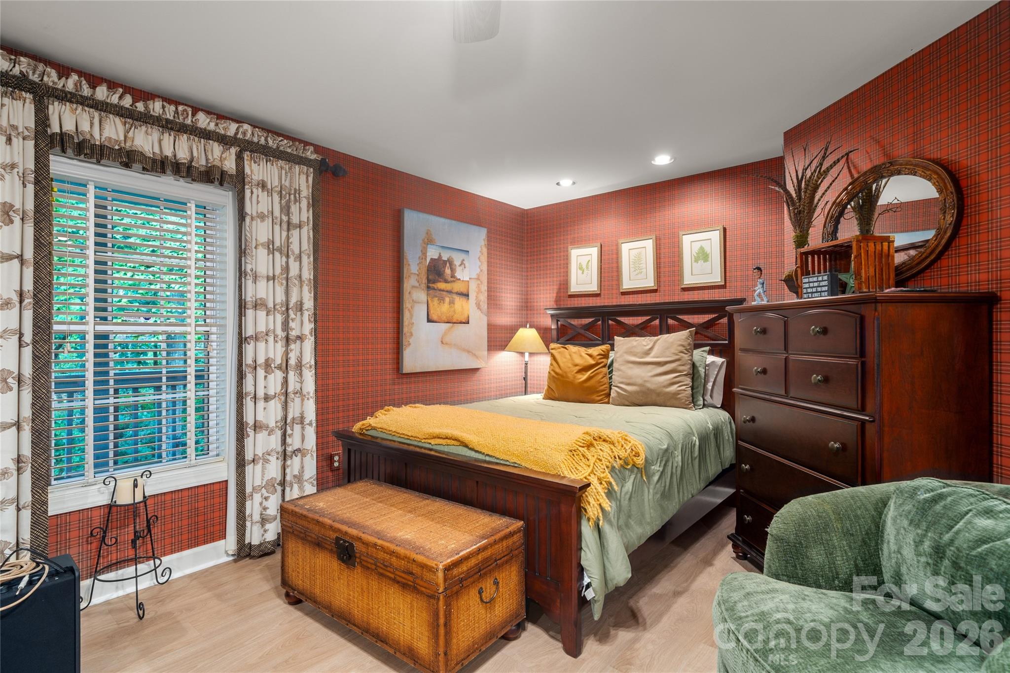 100 Welwyn Lane Property Photo 33