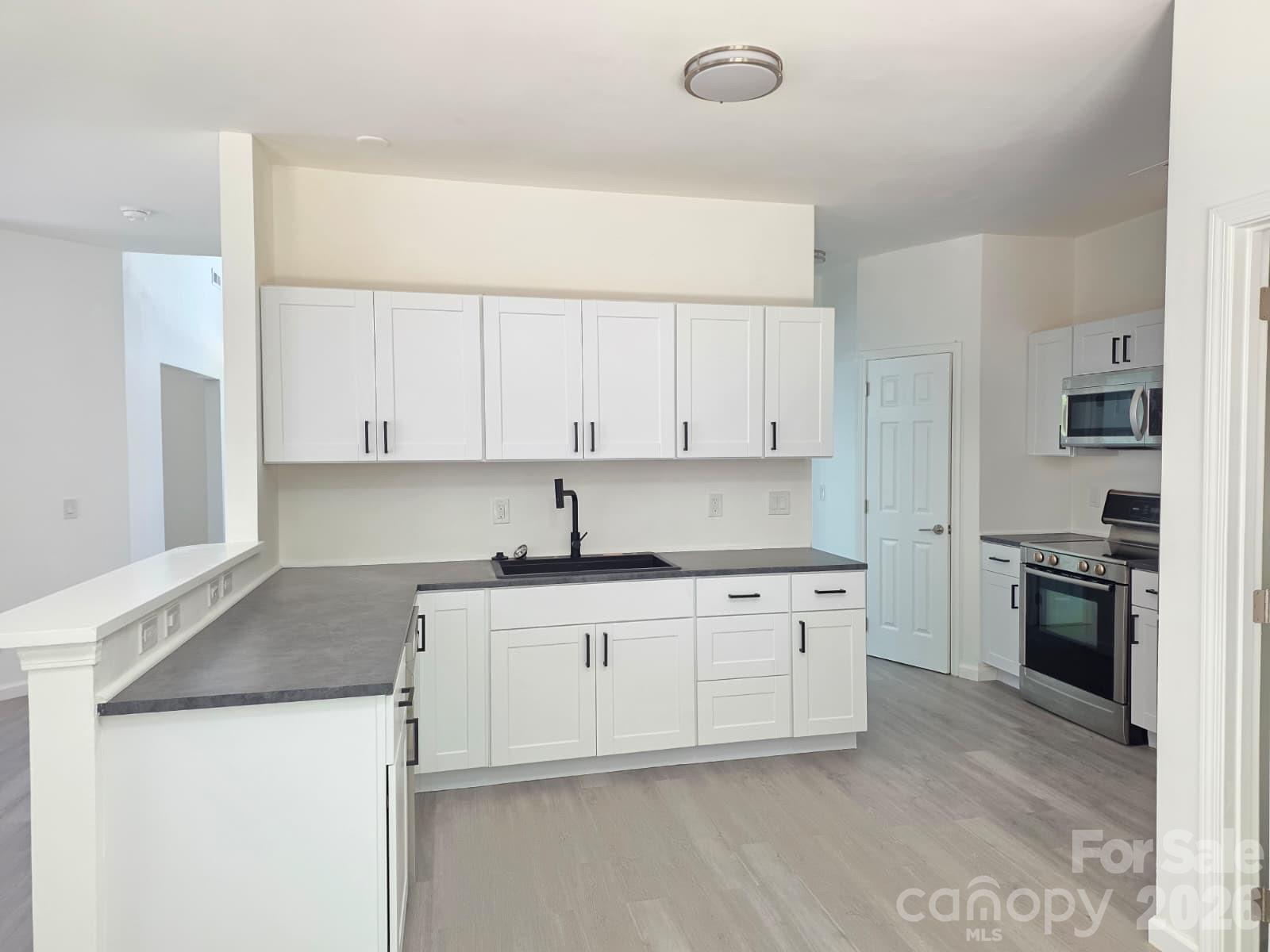 10317 Stoneykirk Lane Property Photo 11