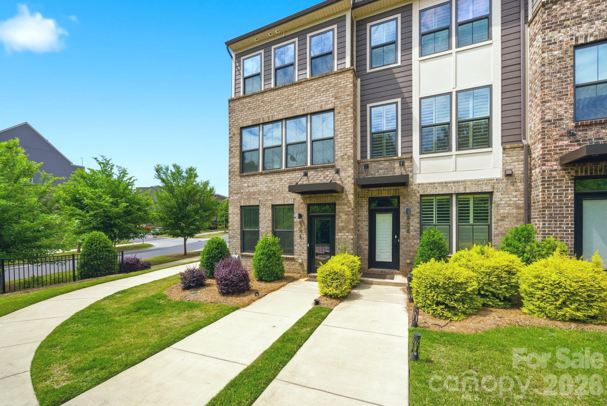 804 Broad River Lane Property Photo 1
