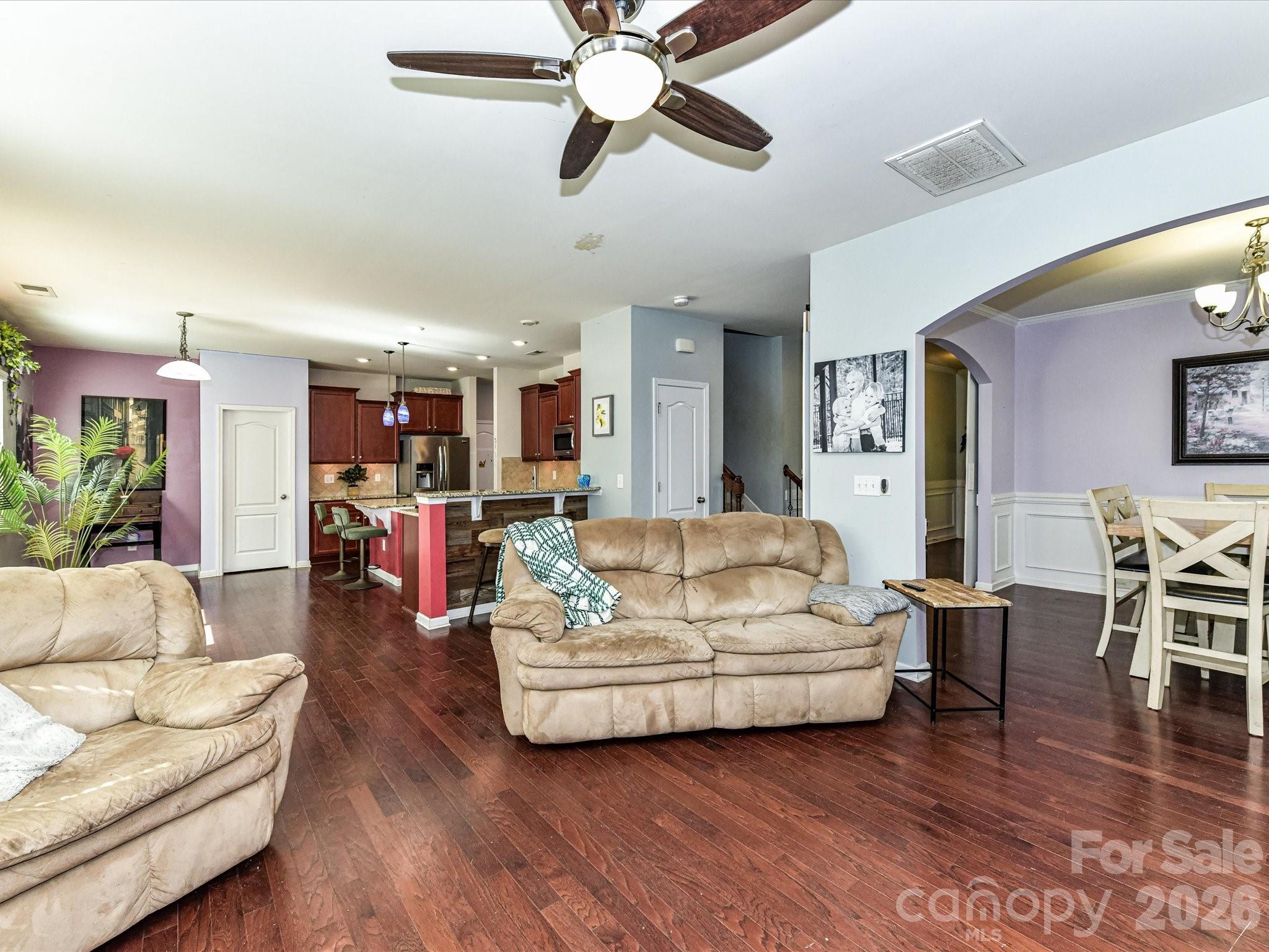 6935 Liverpool Court Property Photo 12