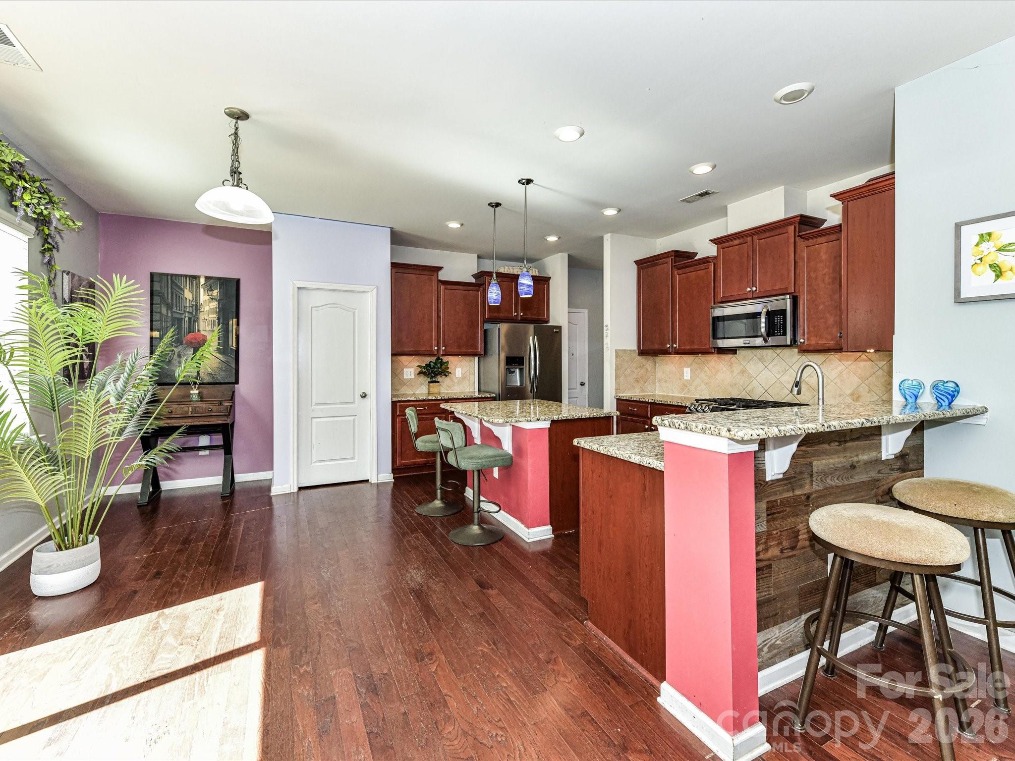 6935 Liverpool Court Property Photo 13