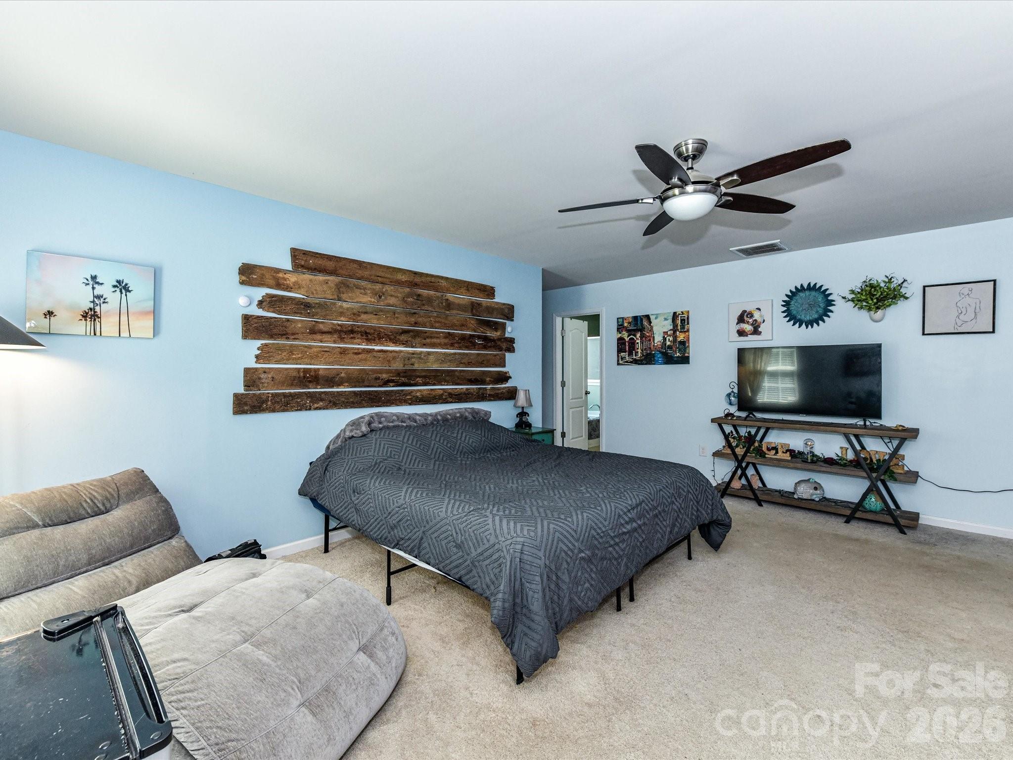 6935 Liverpool Court Property Photo 23