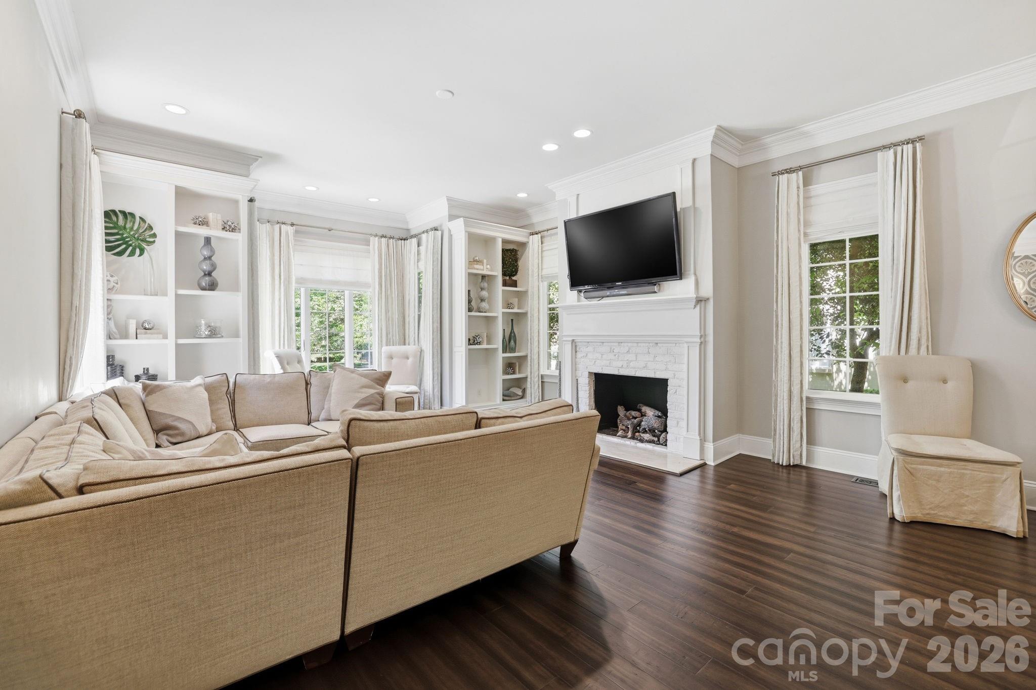 1909 Maryland Avenue Property Photo 3