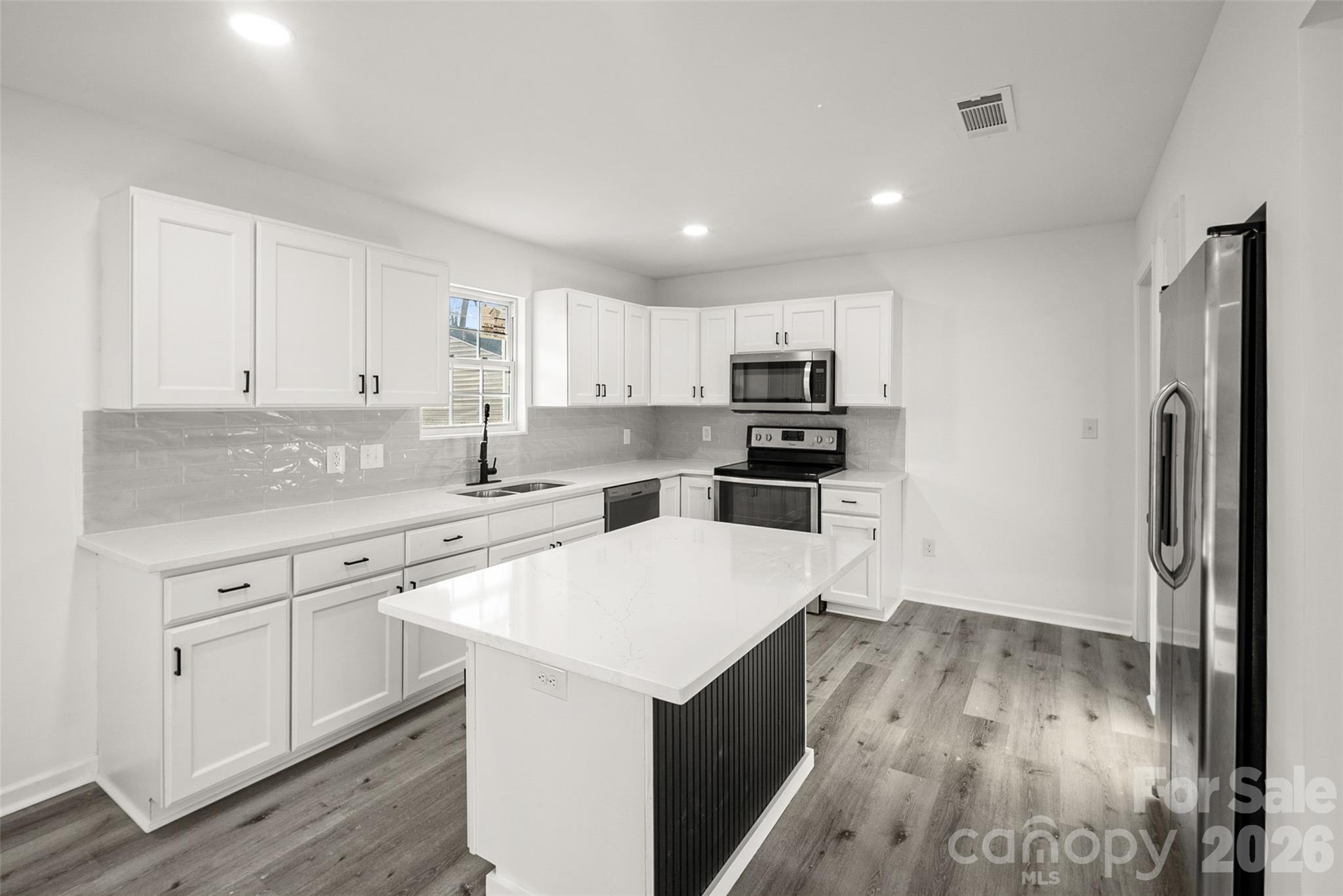 10107 Clairemore Place Property Photo 3