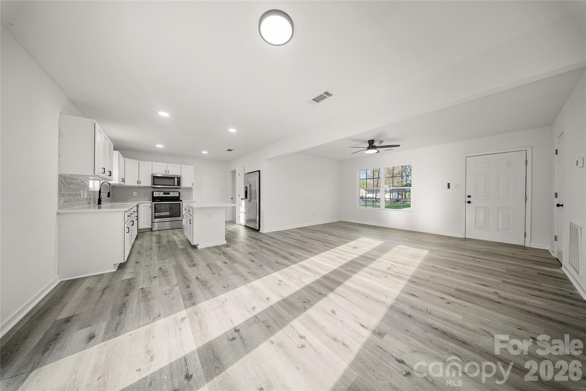 10107 Clairemore Place Property Photo 5
