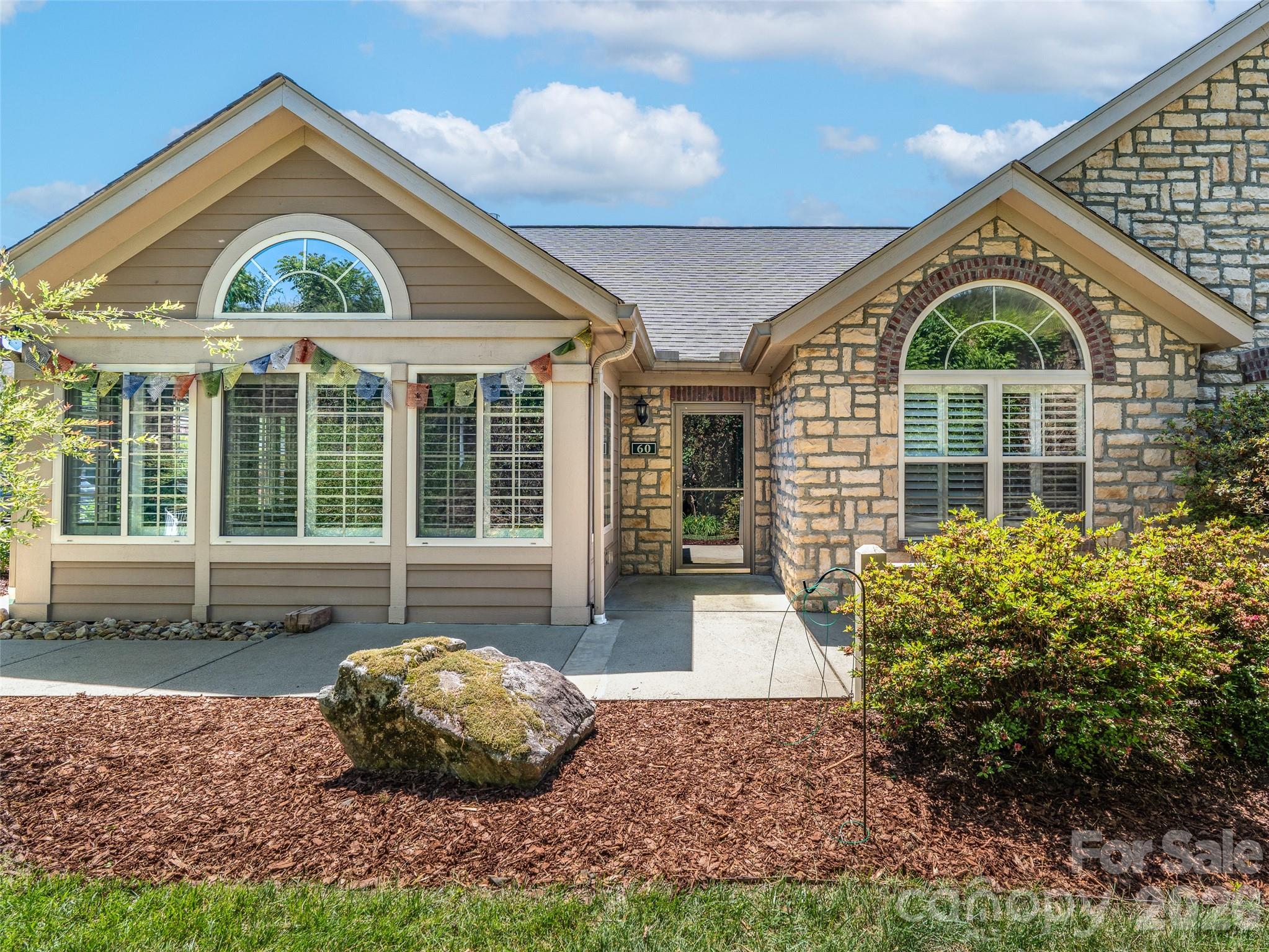 60 Mountain Meadow Circle E2 Property Photo 1
