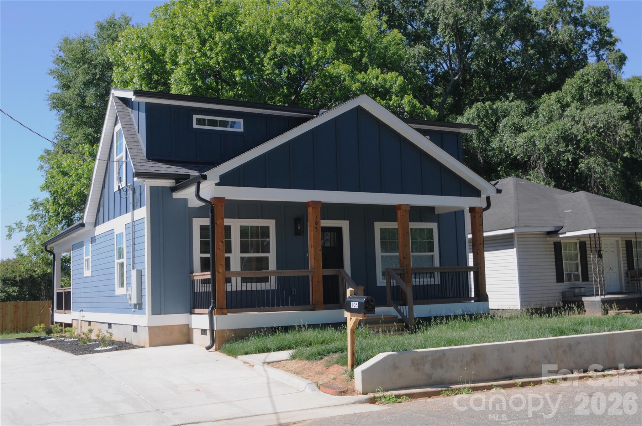 105 W 6th Avenue Property Photo 1