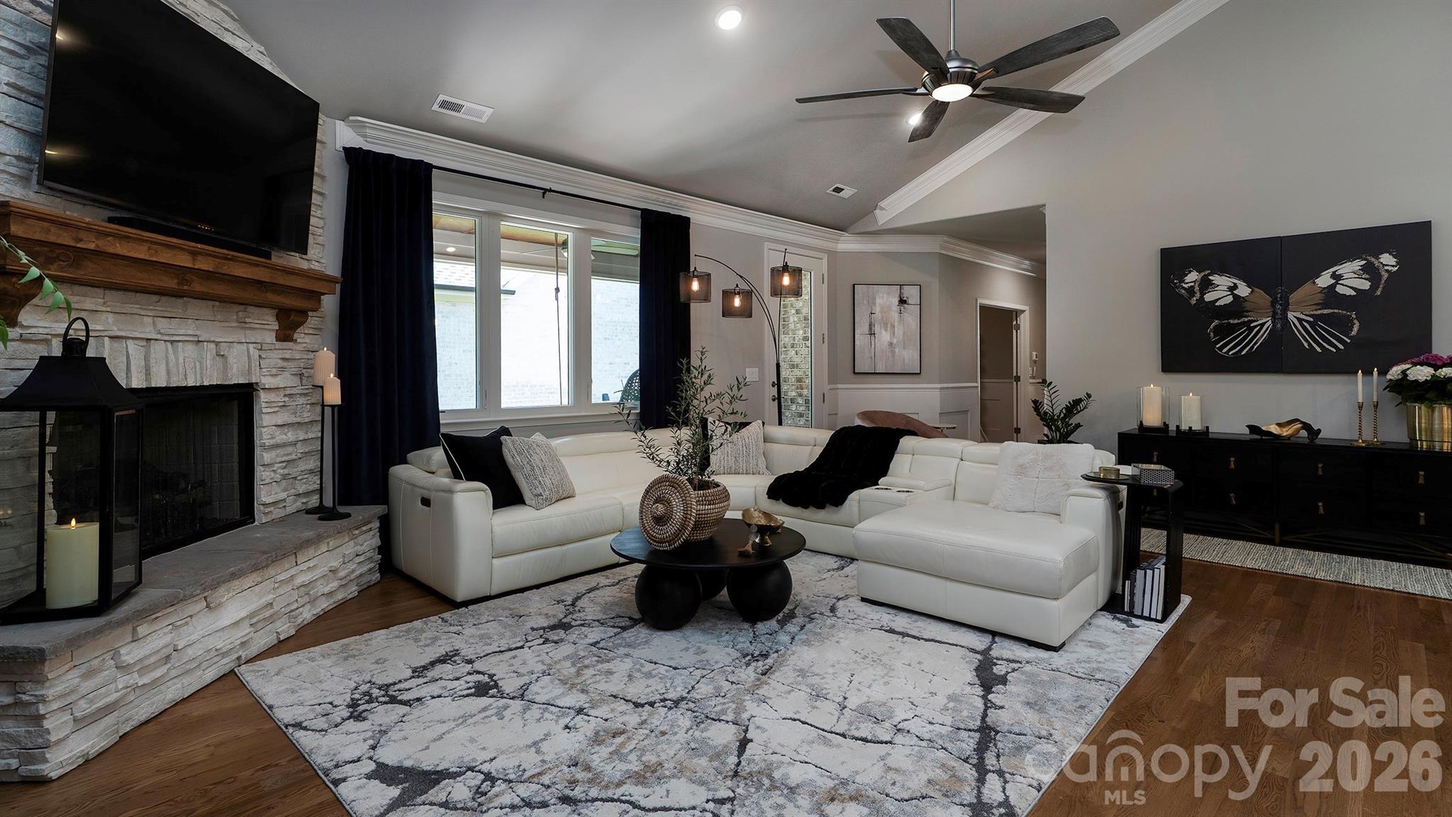 5124 Silver Trace Lane Property Photo 4
