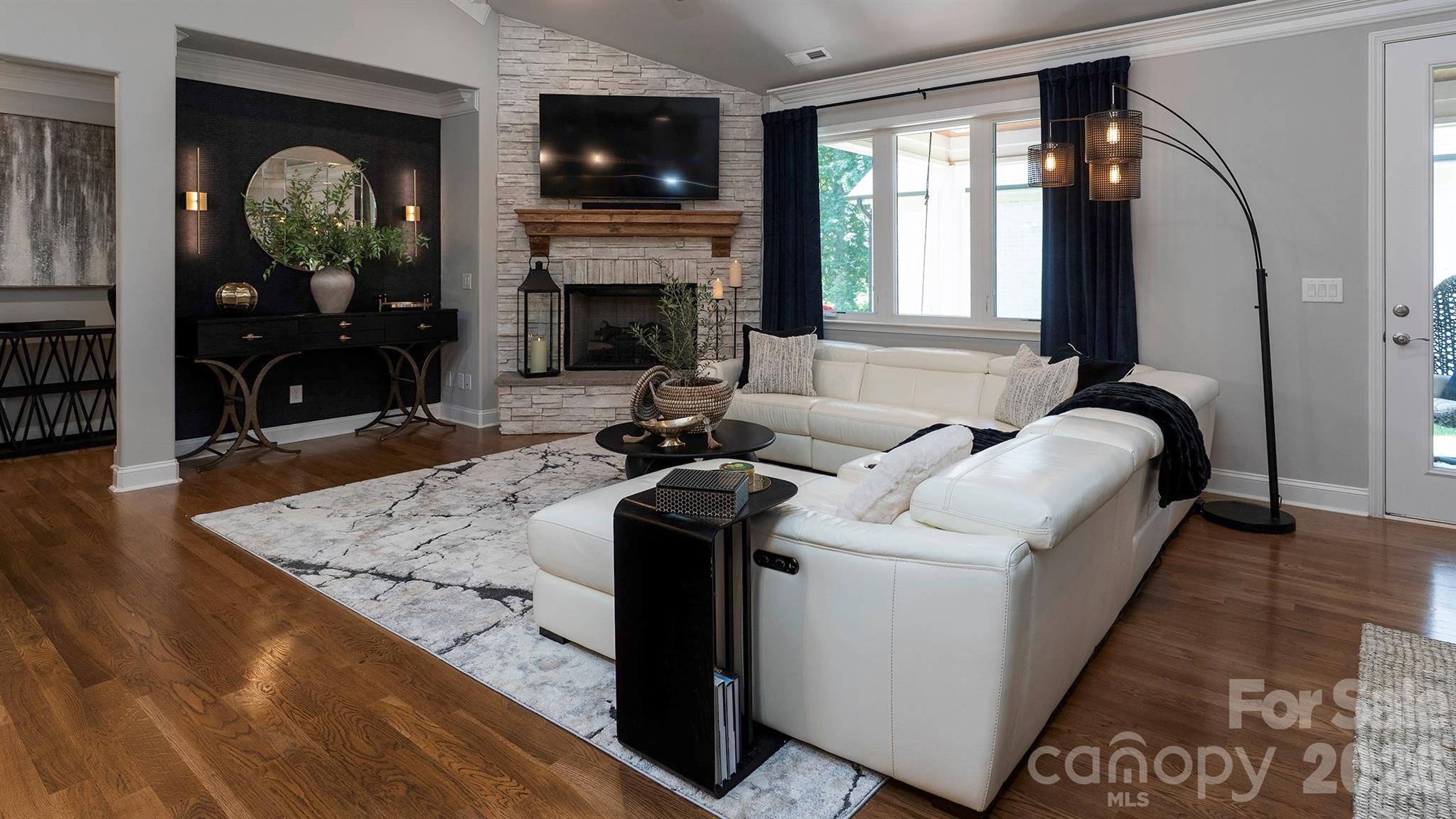 5124 Silver Trace Lane Property Photo 7