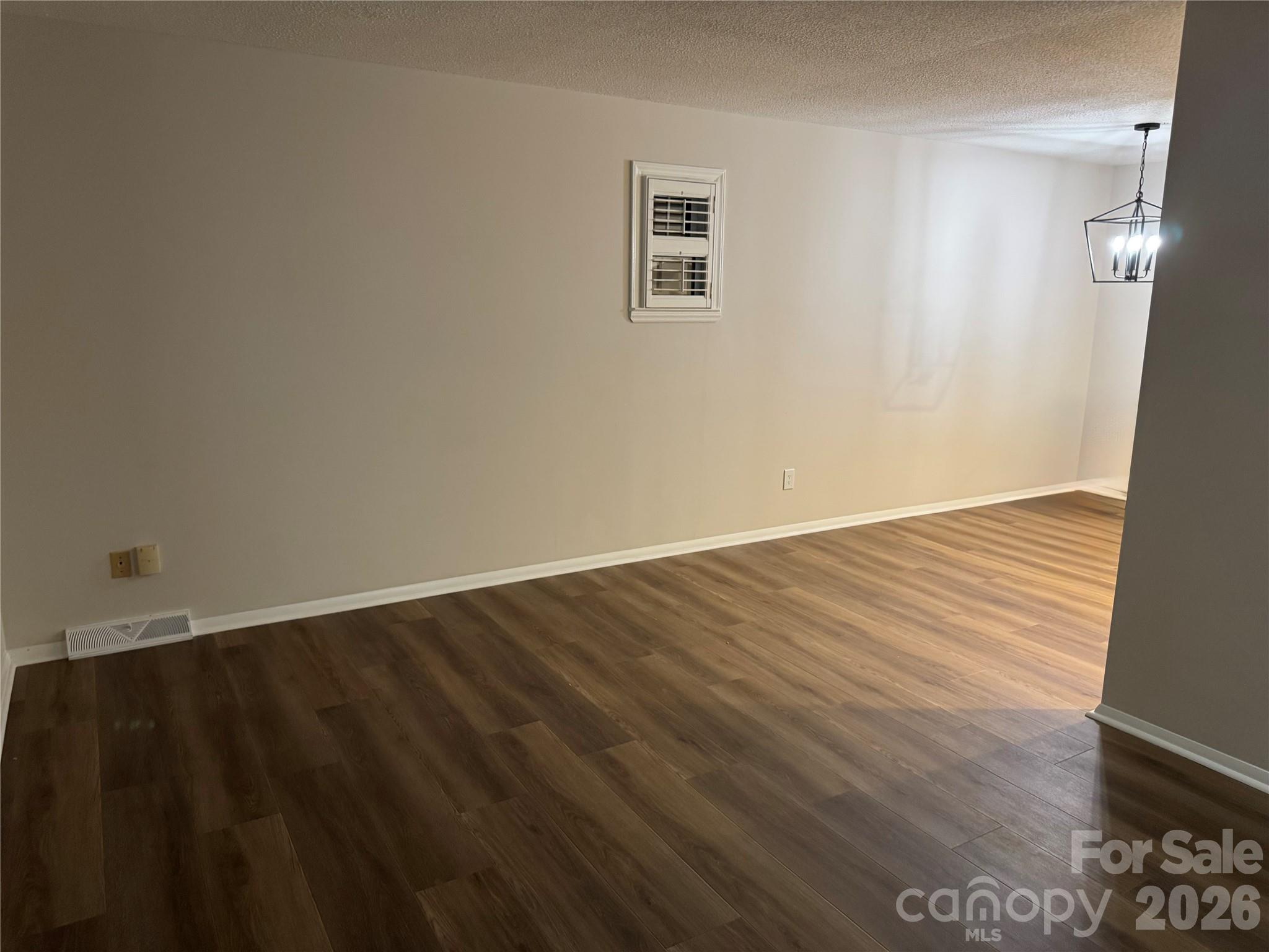 6921 Kirkcaldy Lane Property Photo 6