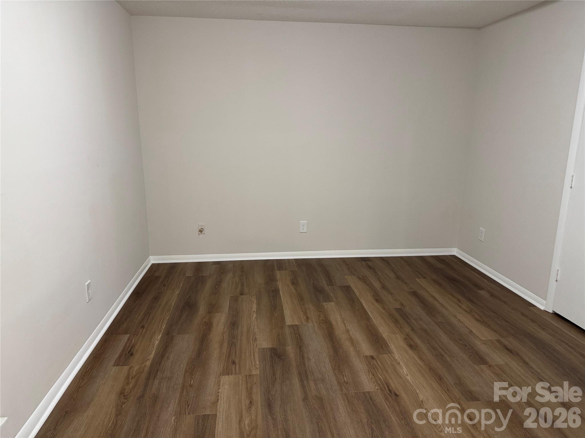 6921 Kirkcaldy Lane Property Photo 11
