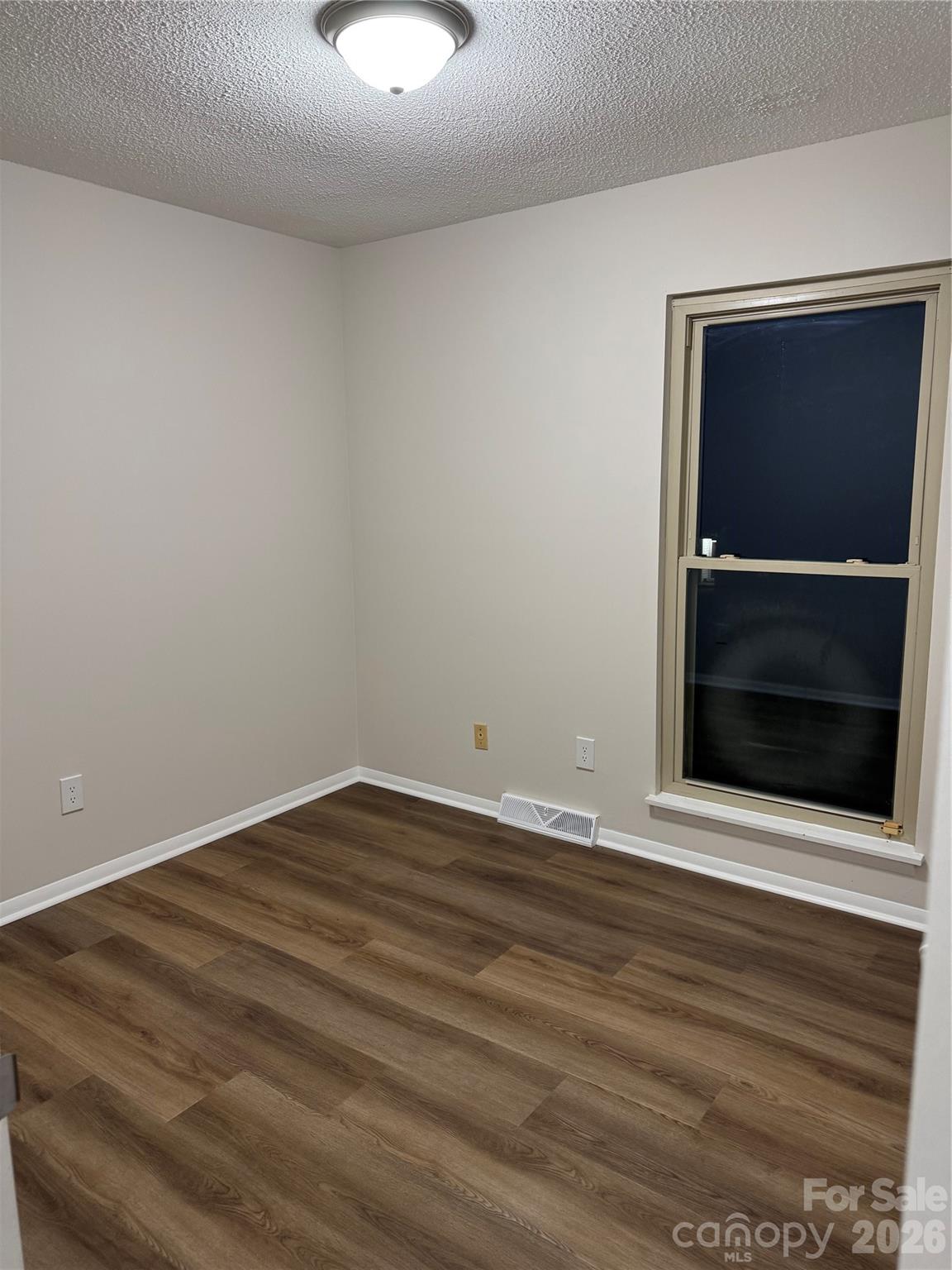 6921 Kirkcaldy Lane Property Photo 20