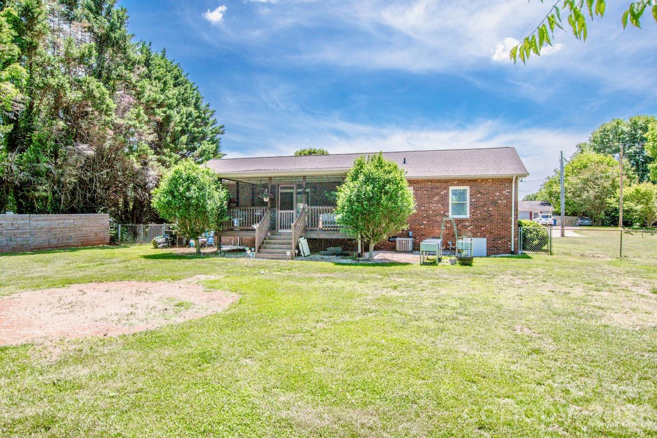 2426 Ashford Drive Property Photo 38
