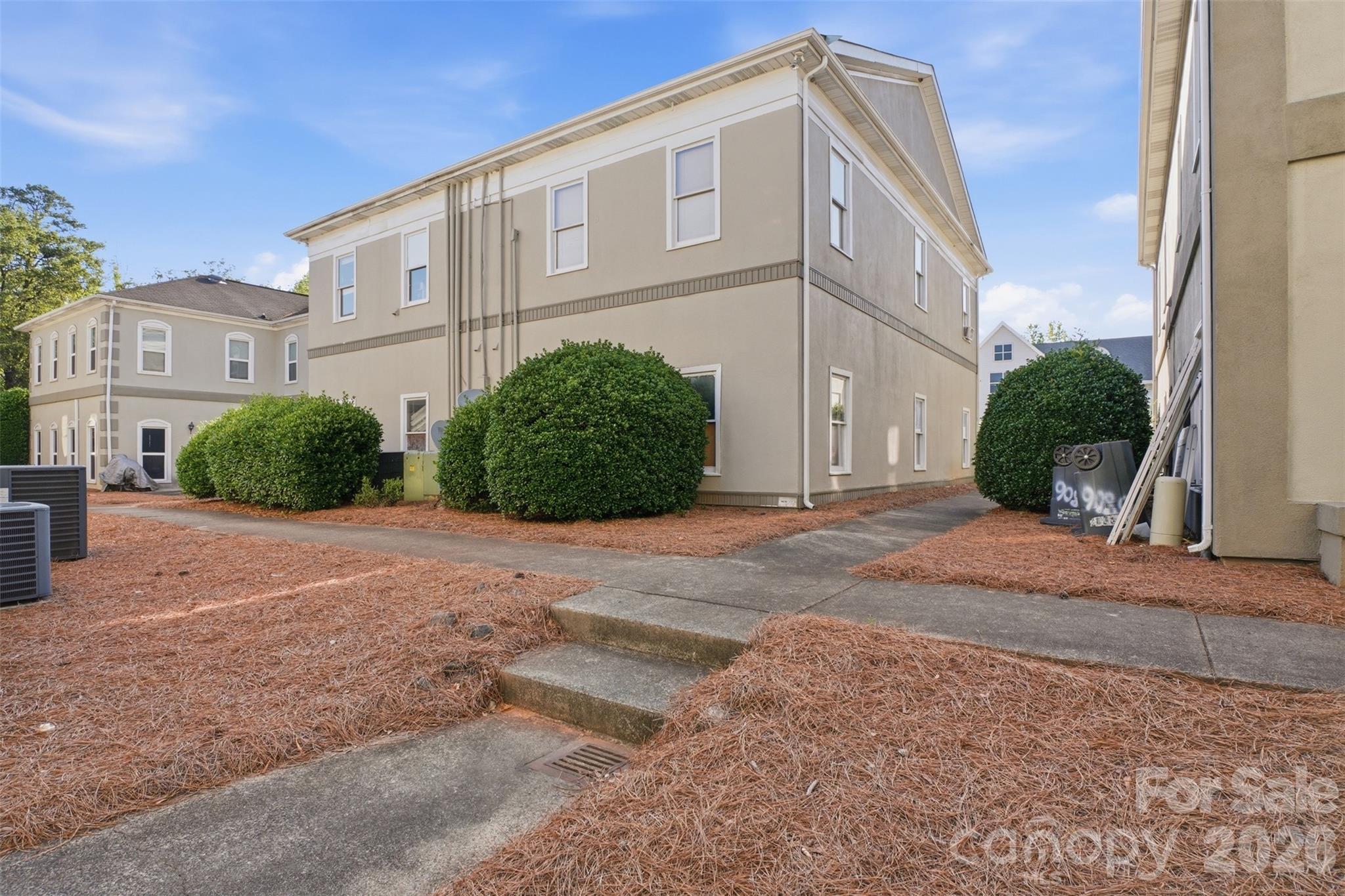 5808 Monroe Road Property Photo 4