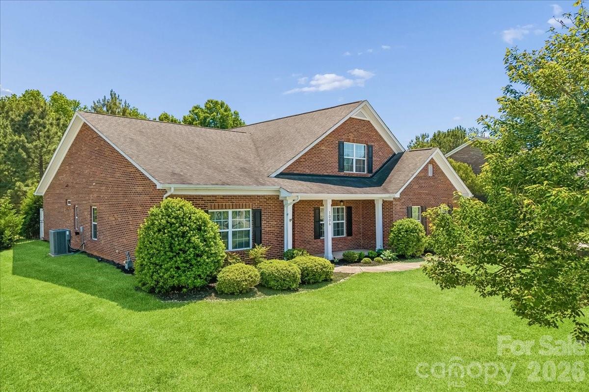 1006 Spring Rose Lane Property Photo 3