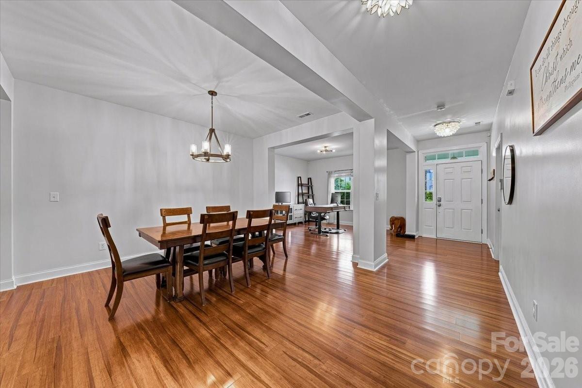 1006 Spring Rose Lane Property Photo 8