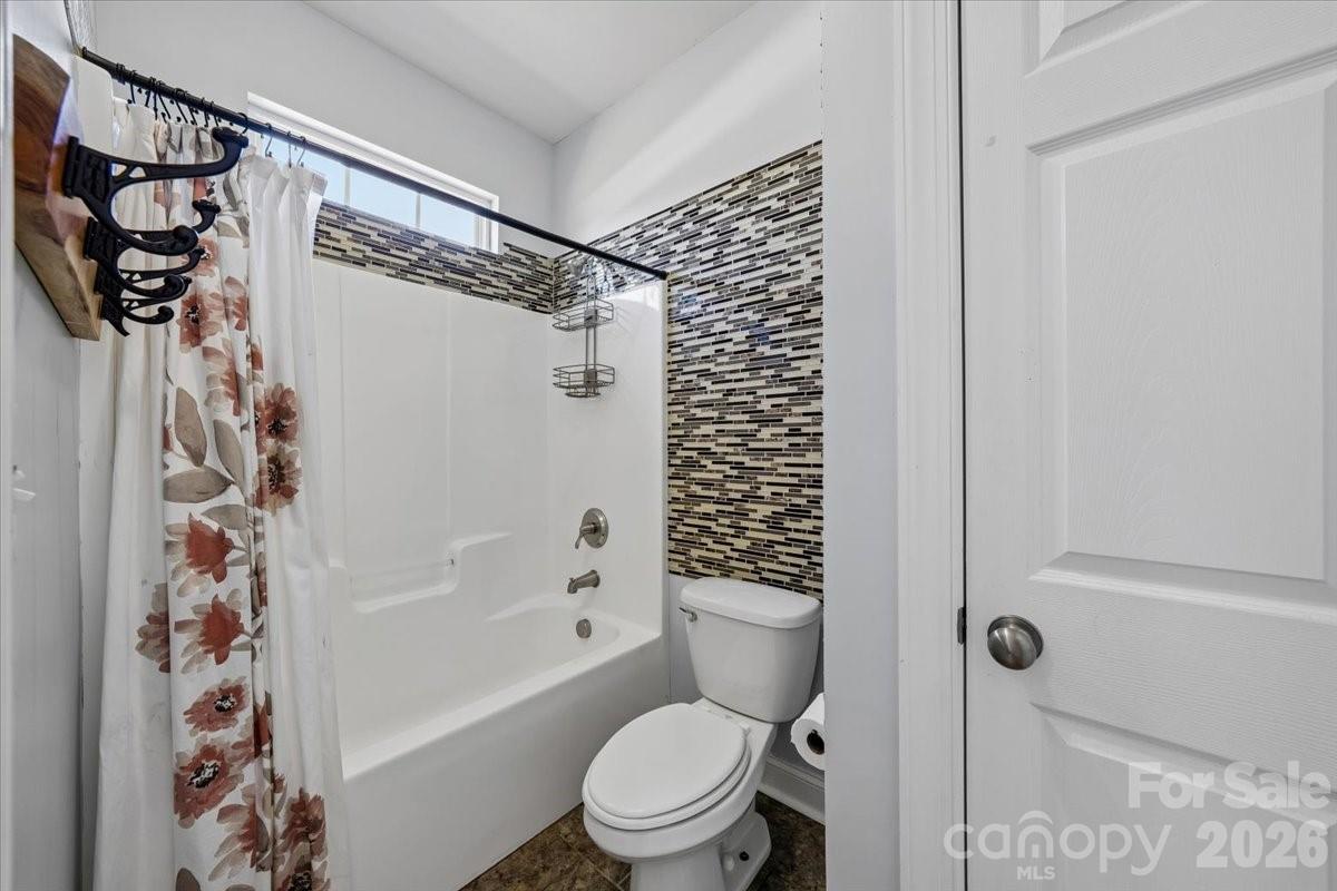 1006 Spring Rose Lane Property Photo 26