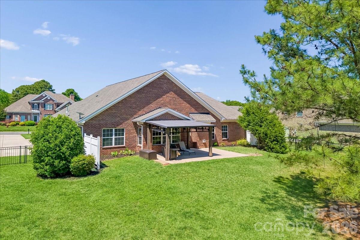 1006 Spring Rose Lane Property Photo 36