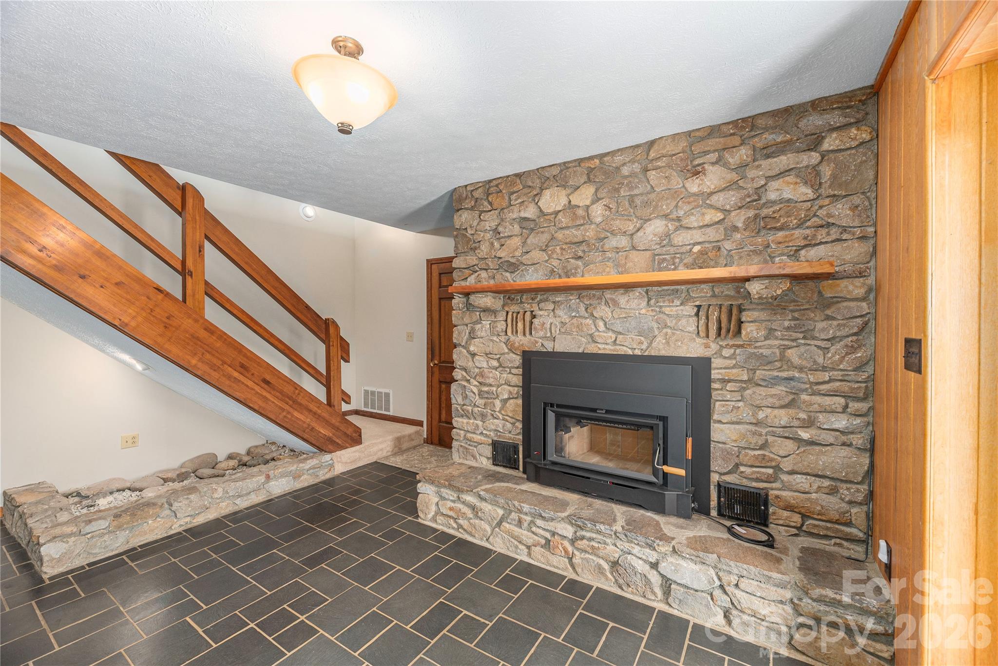 250 Lynn Cove Road Property Photo 5