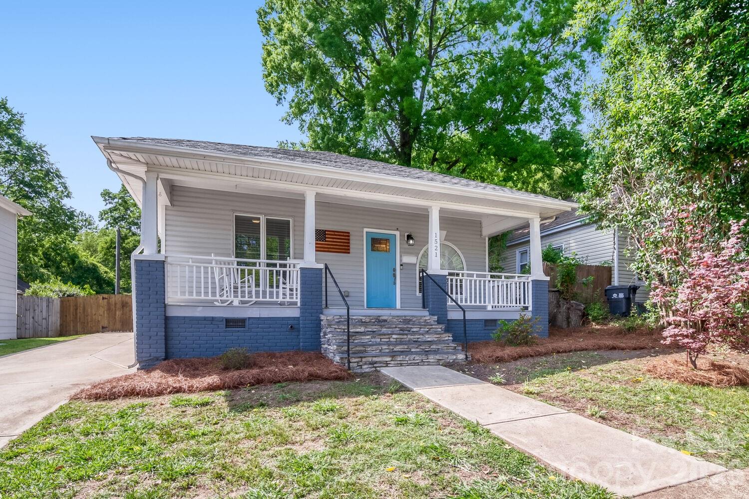 1521 Hawthorne Lane Property Photo 4