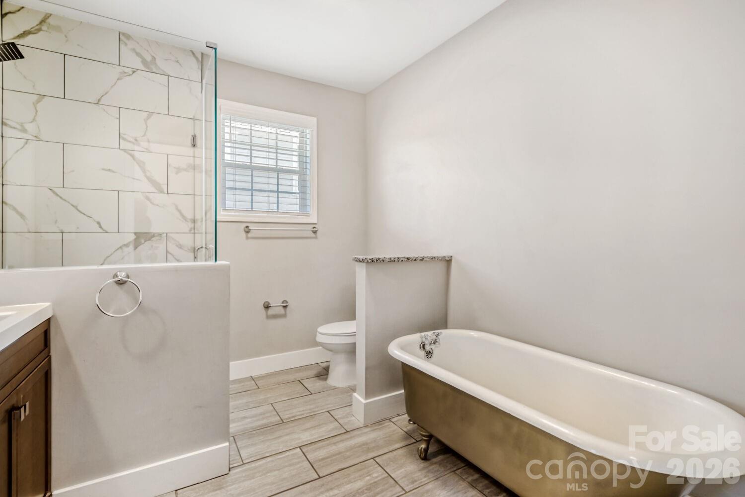 1521 Hawthorne Lane Property Photo 14