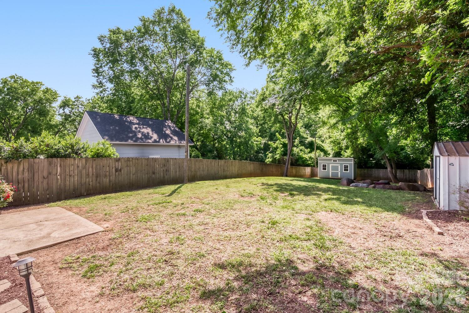 1521 Hawthorne Lane Property Photo 21