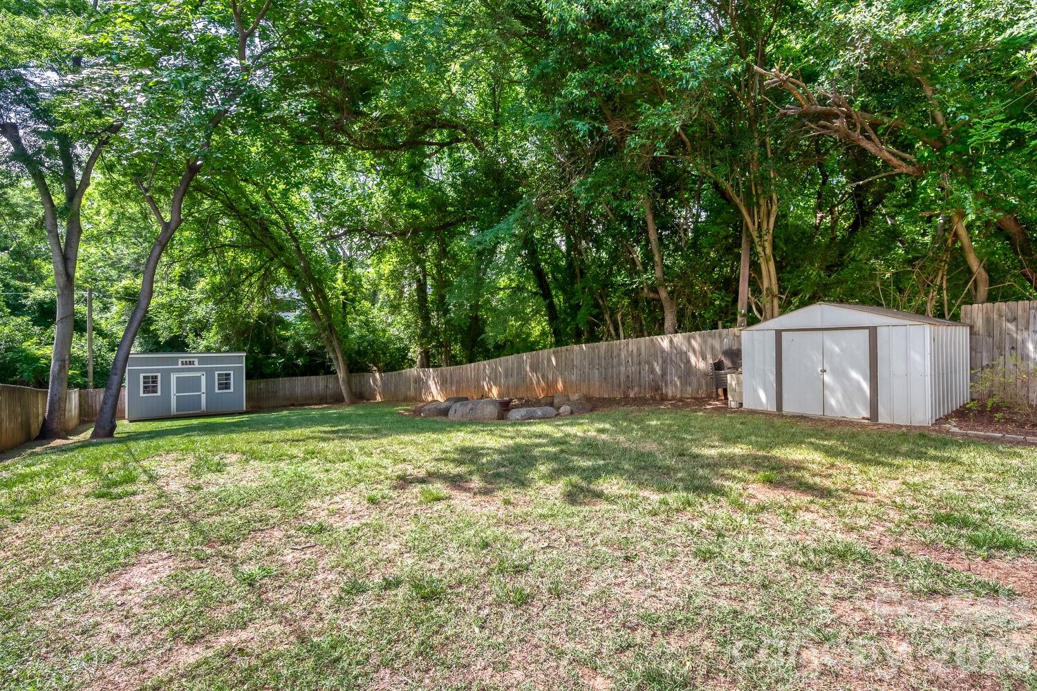 1521 Hawthorne Lane Property Photo 22