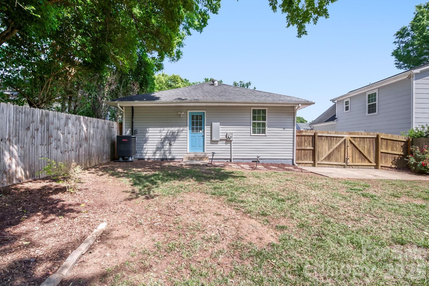 1521 Hawthorne Lane Property Photo 24