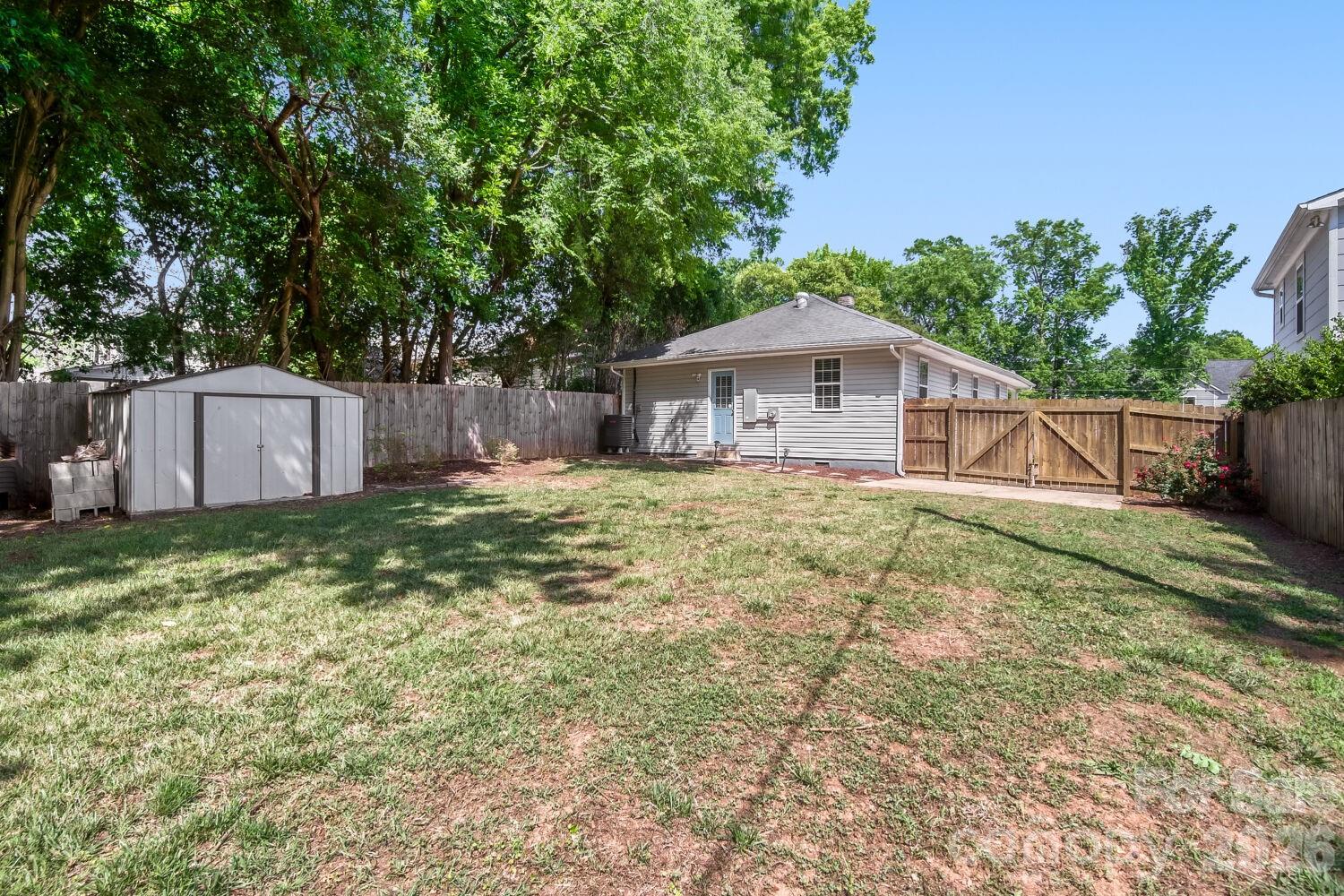1521 Hawthorne Lane Property Photo 26
