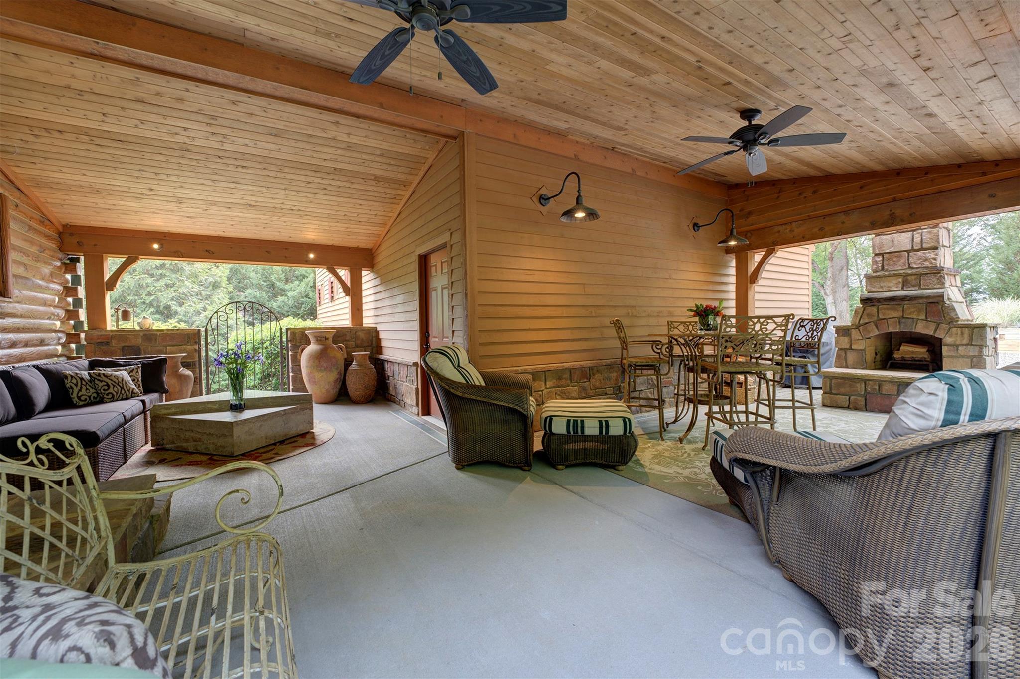15425 E Rocky River Road Property Photo 4