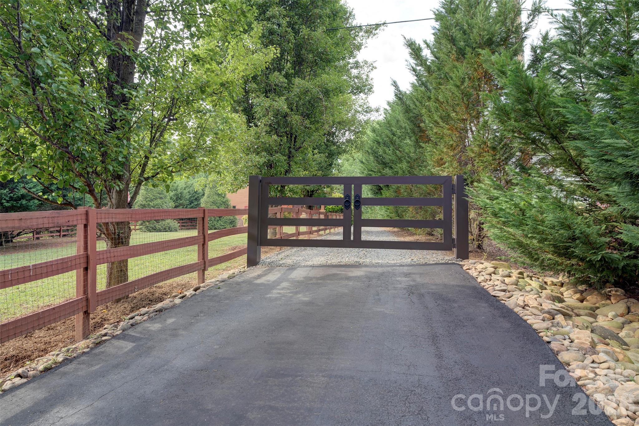 15425 E Rocky River Road Property Photo 26