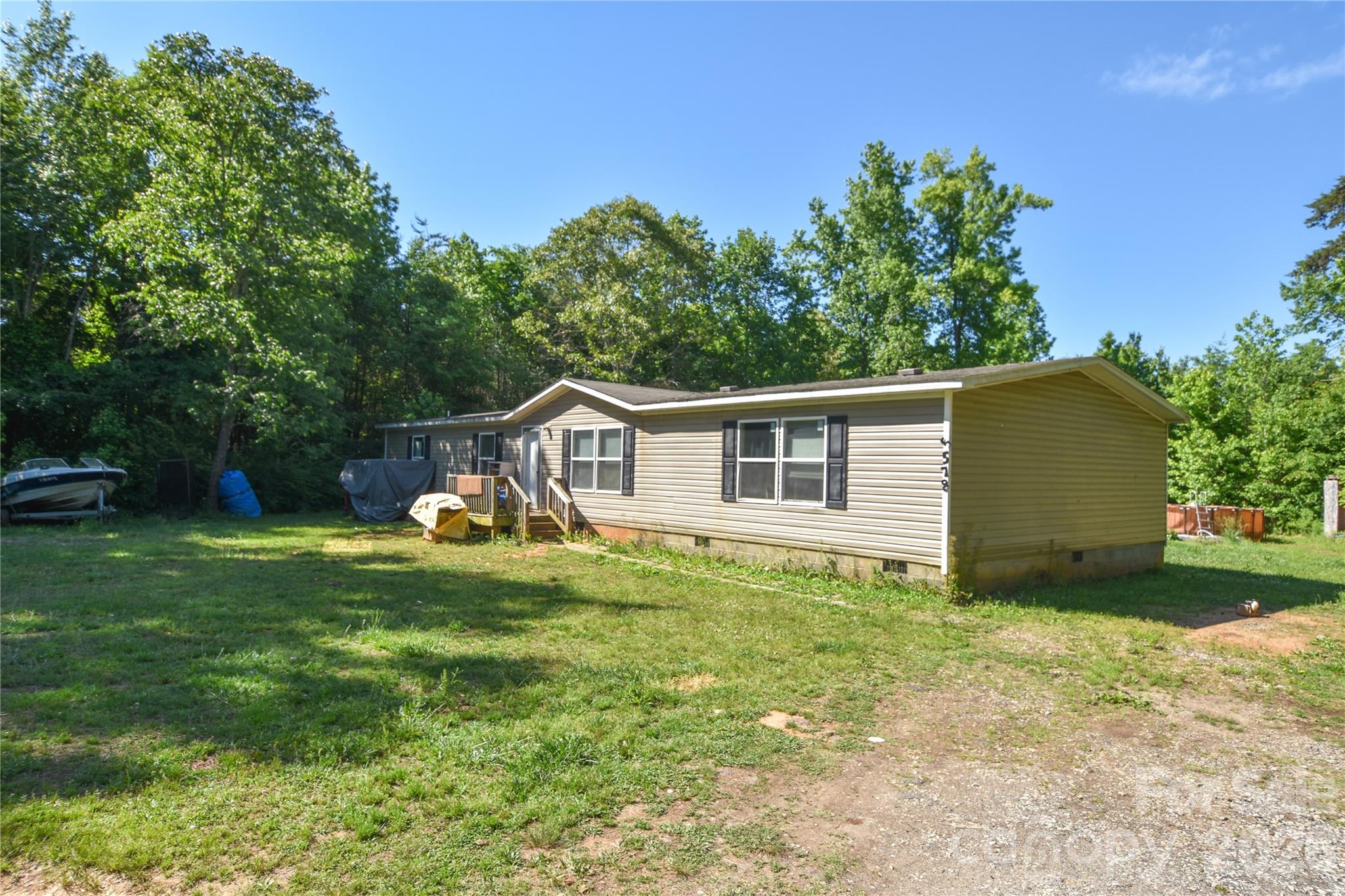 5595 American Way Property Photo 2