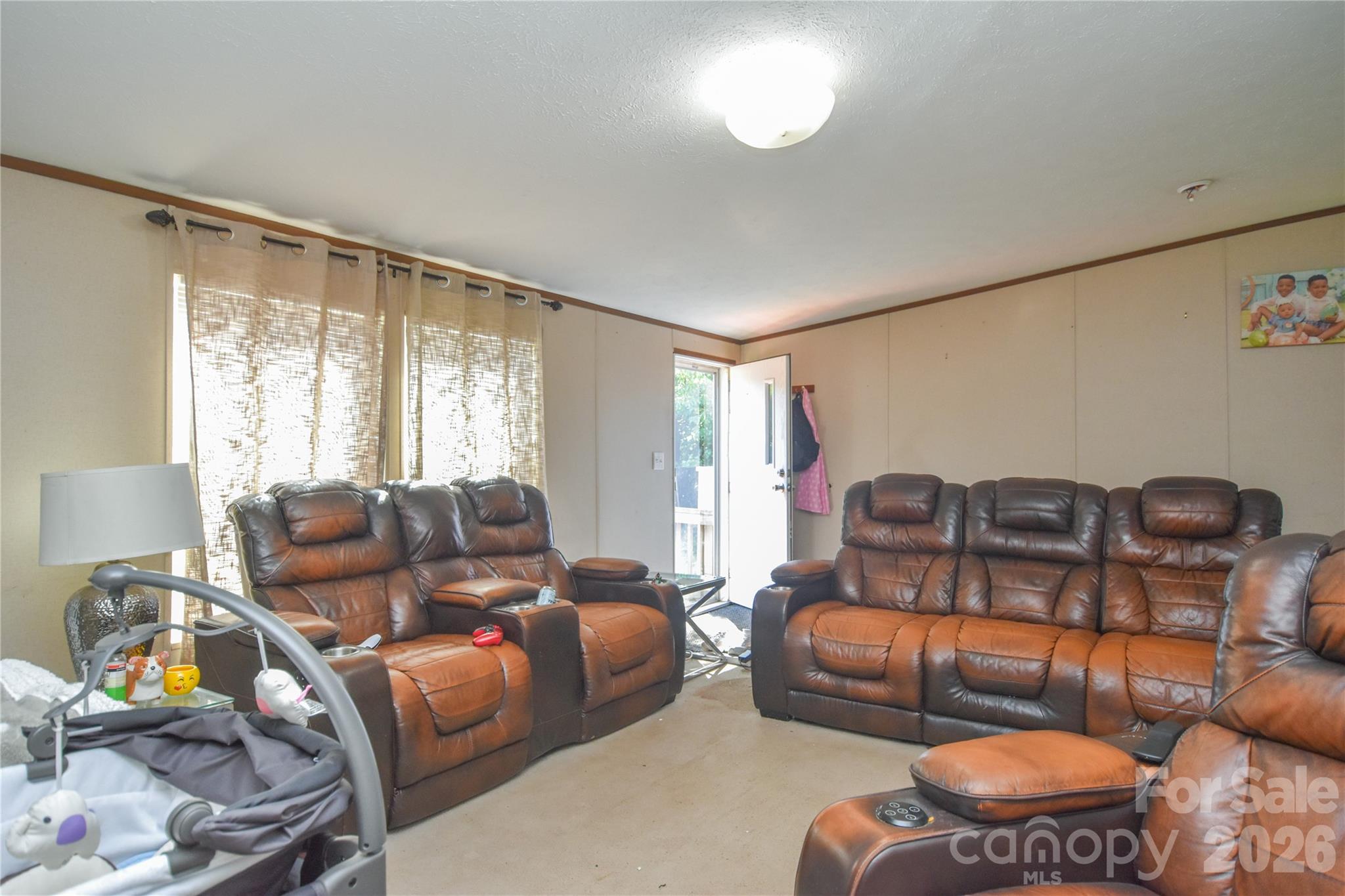 5595 American Way Property Photo 3