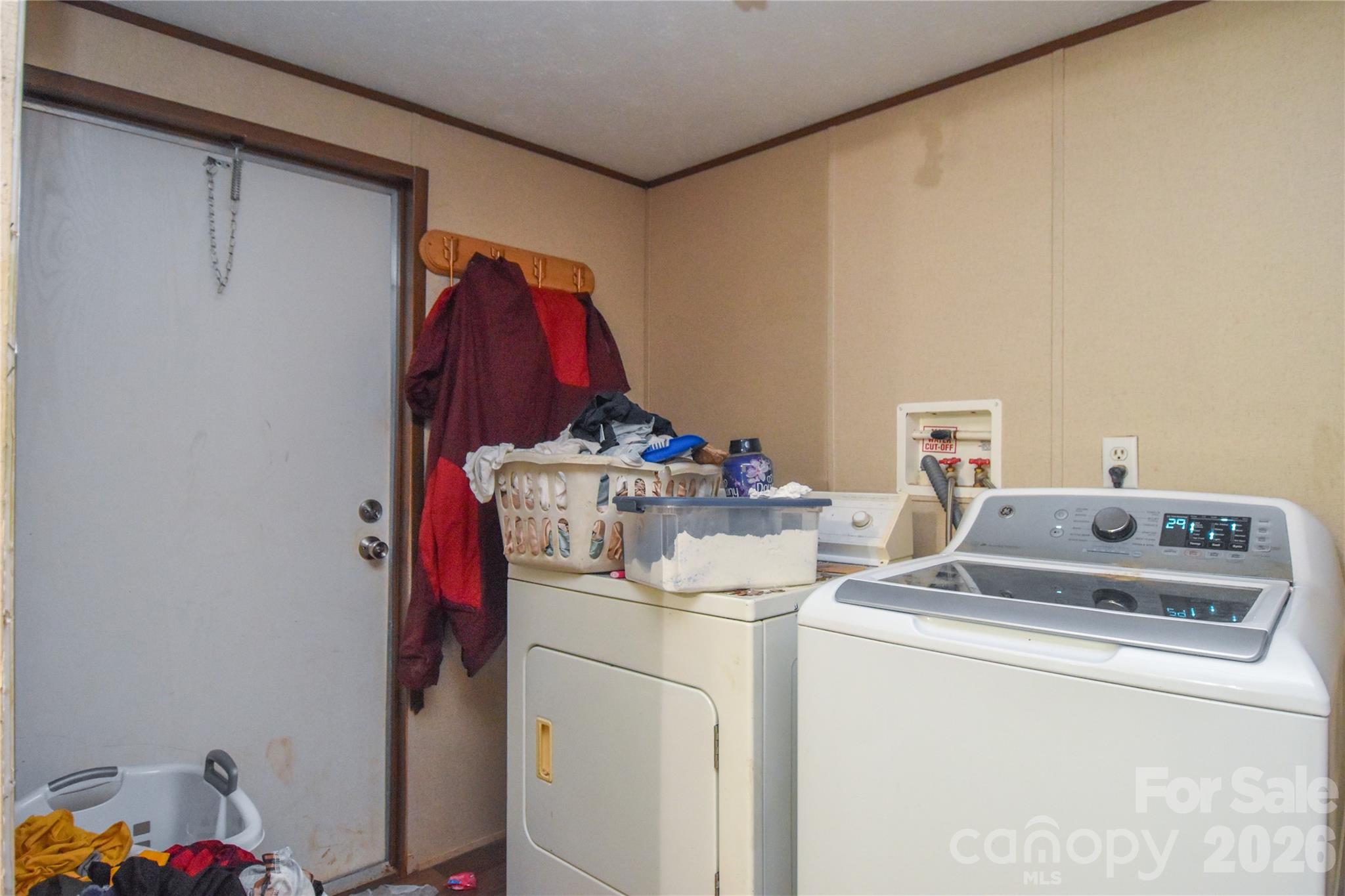5595 American Way Property Photo 21