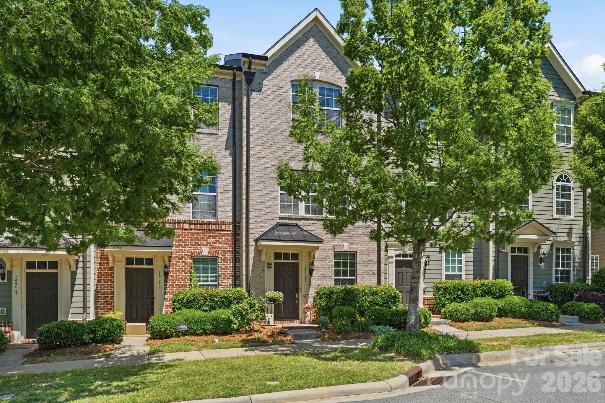 19721 Playwrights Way Property Photo 1