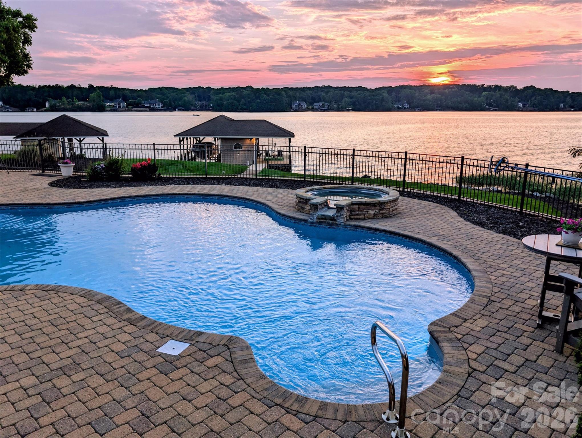 142 Forest Lake Court Property Photo 8