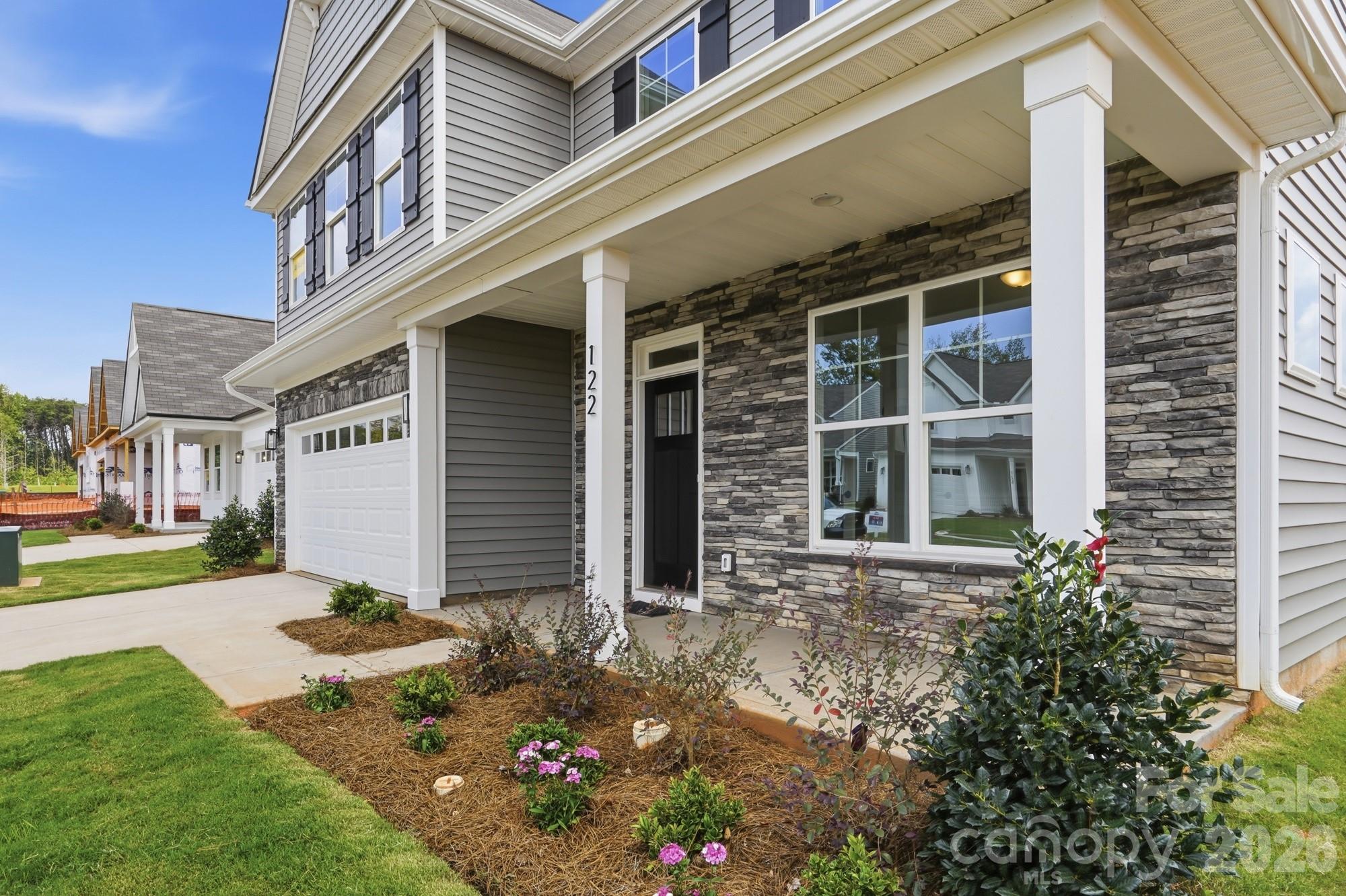 124 Swing Lane Property Photo 3