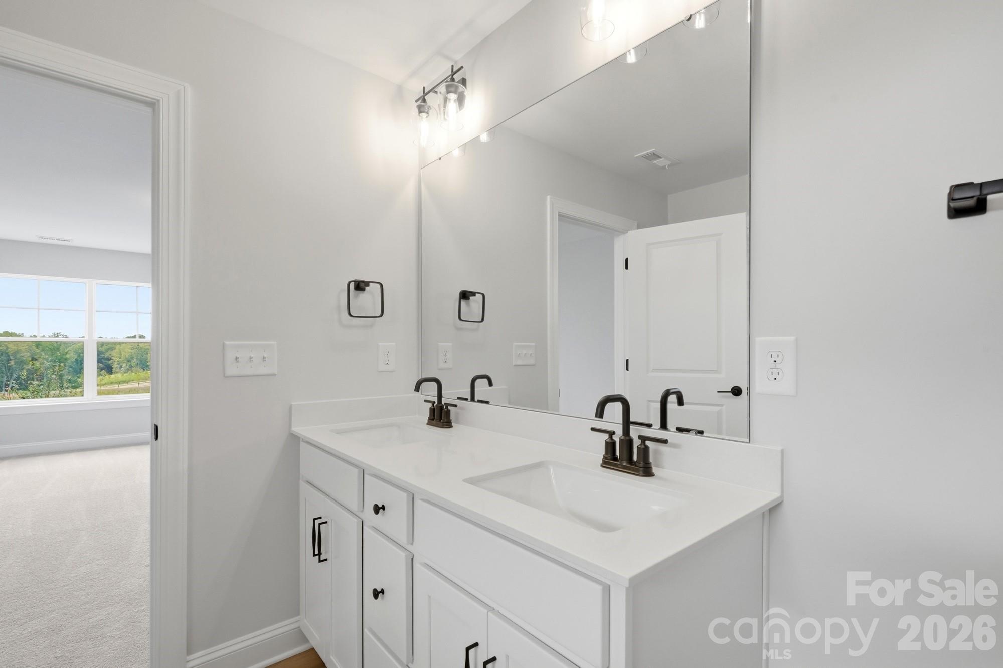 124 Swing Lane Property Photo 32