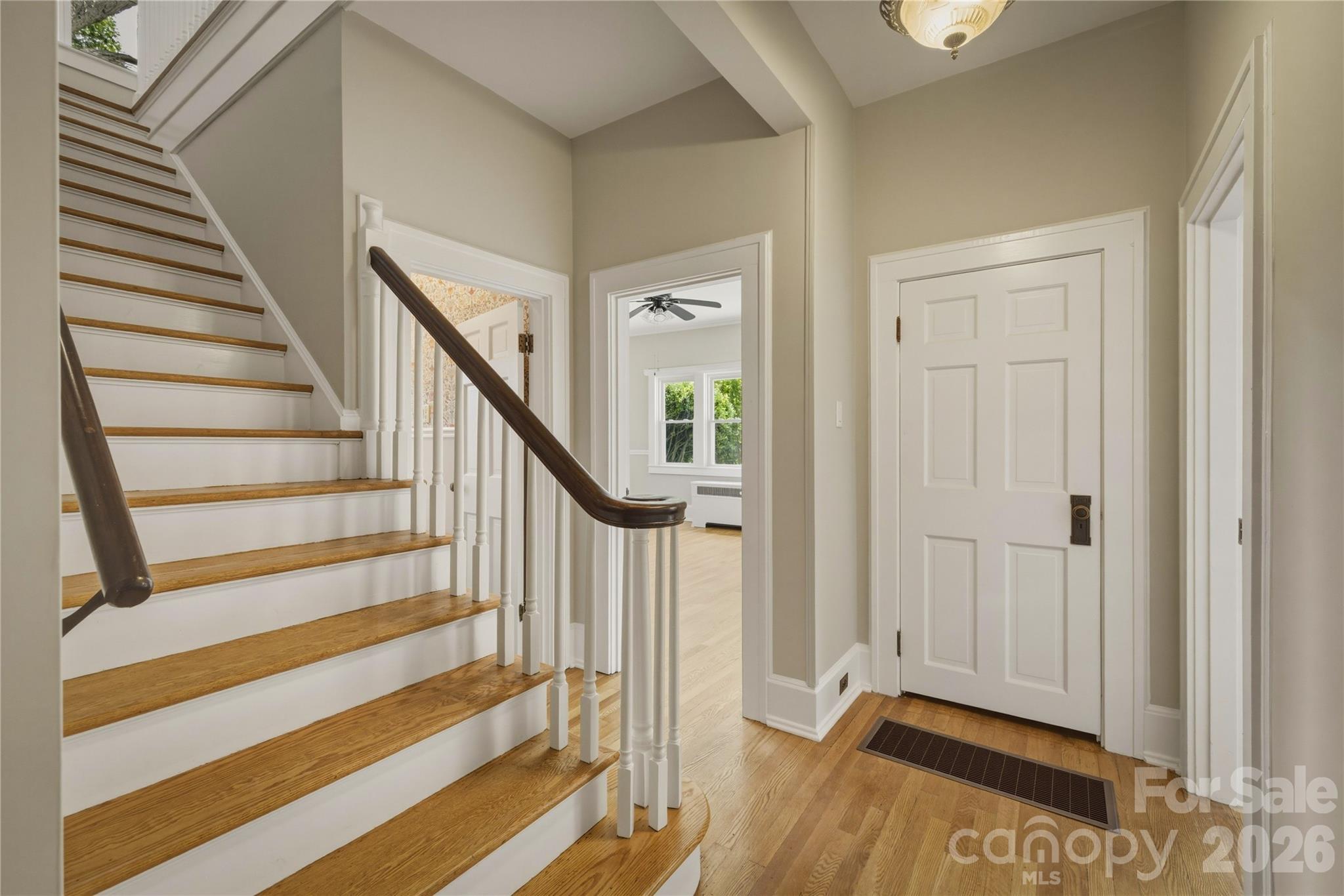 311 West Union Street Property Photo 35