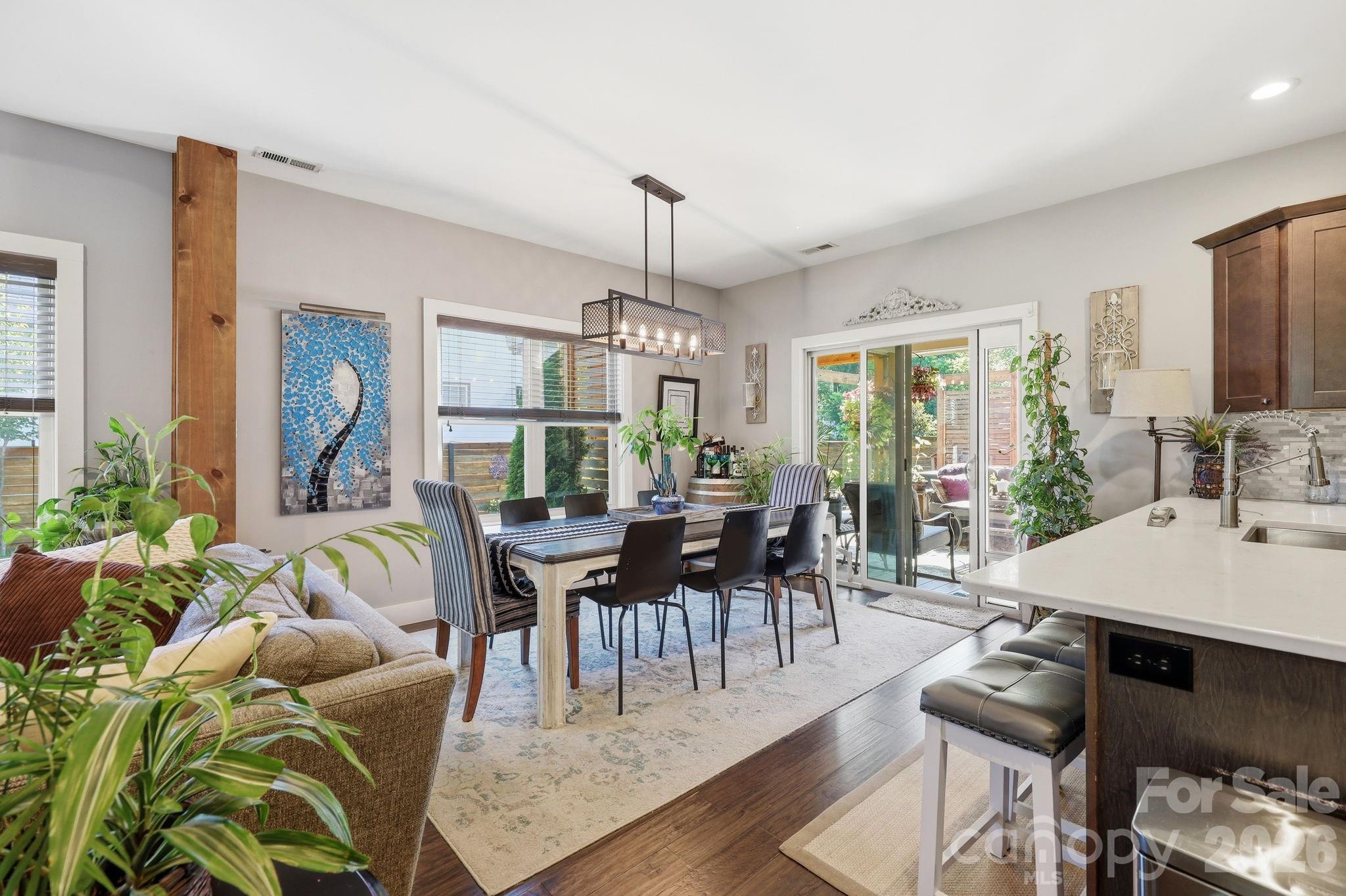 25 Linn Garden Lane Property Photo 5