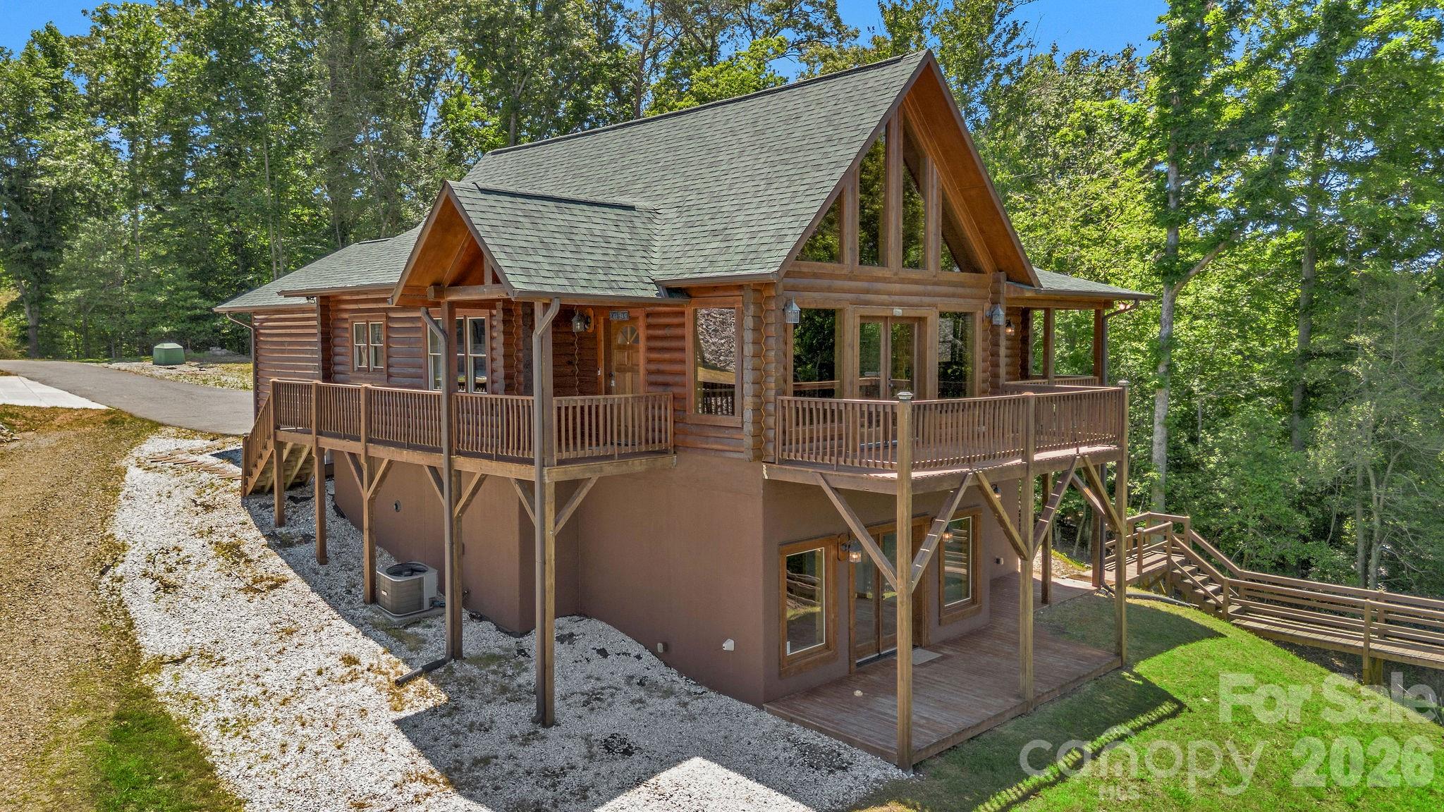 318 Heron Point Drive Property Photo 3