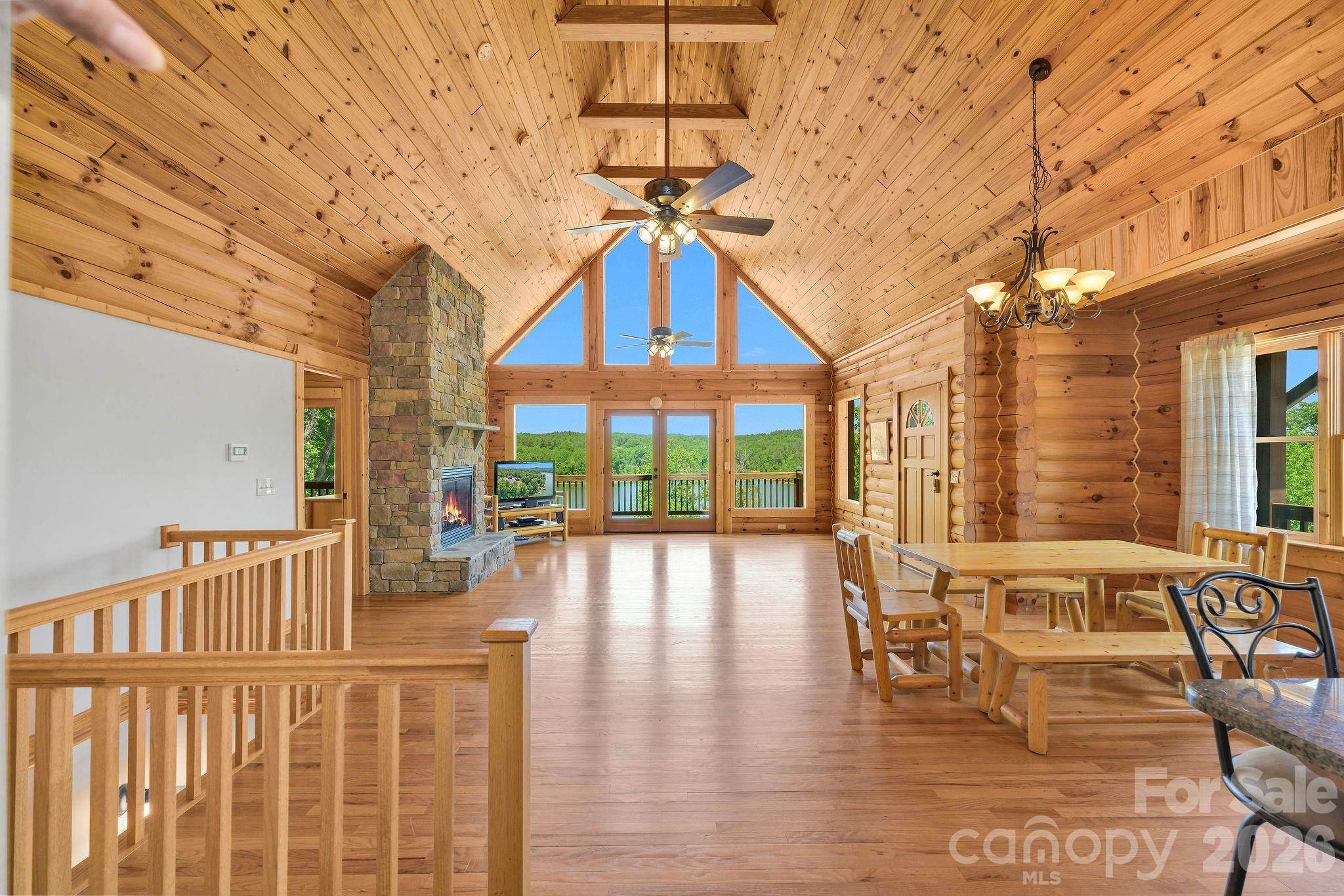 318 Heron Point Drive Property Photo 9