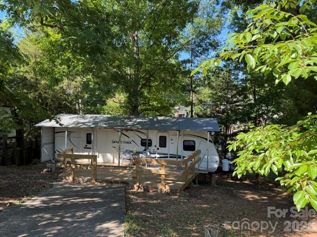 131 Twin Bluff Trail Property Photo 1
