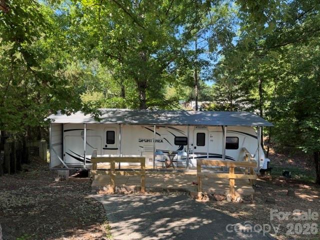 131 Twin Bluff Trail Property Photo 3