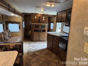 131 Twin Bluff Trail Property Photo 8